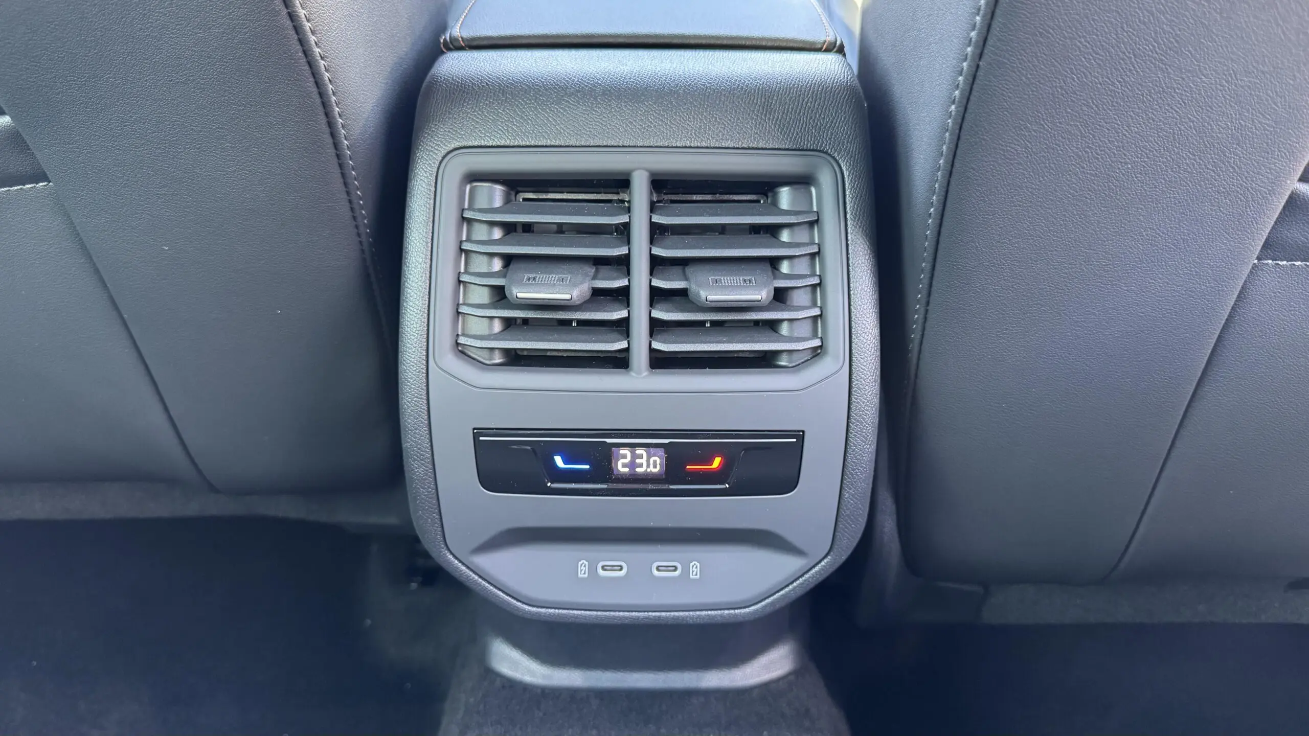 CUPRA_FORMENTOR_ASSISE-ARRIERE-CENTRALE