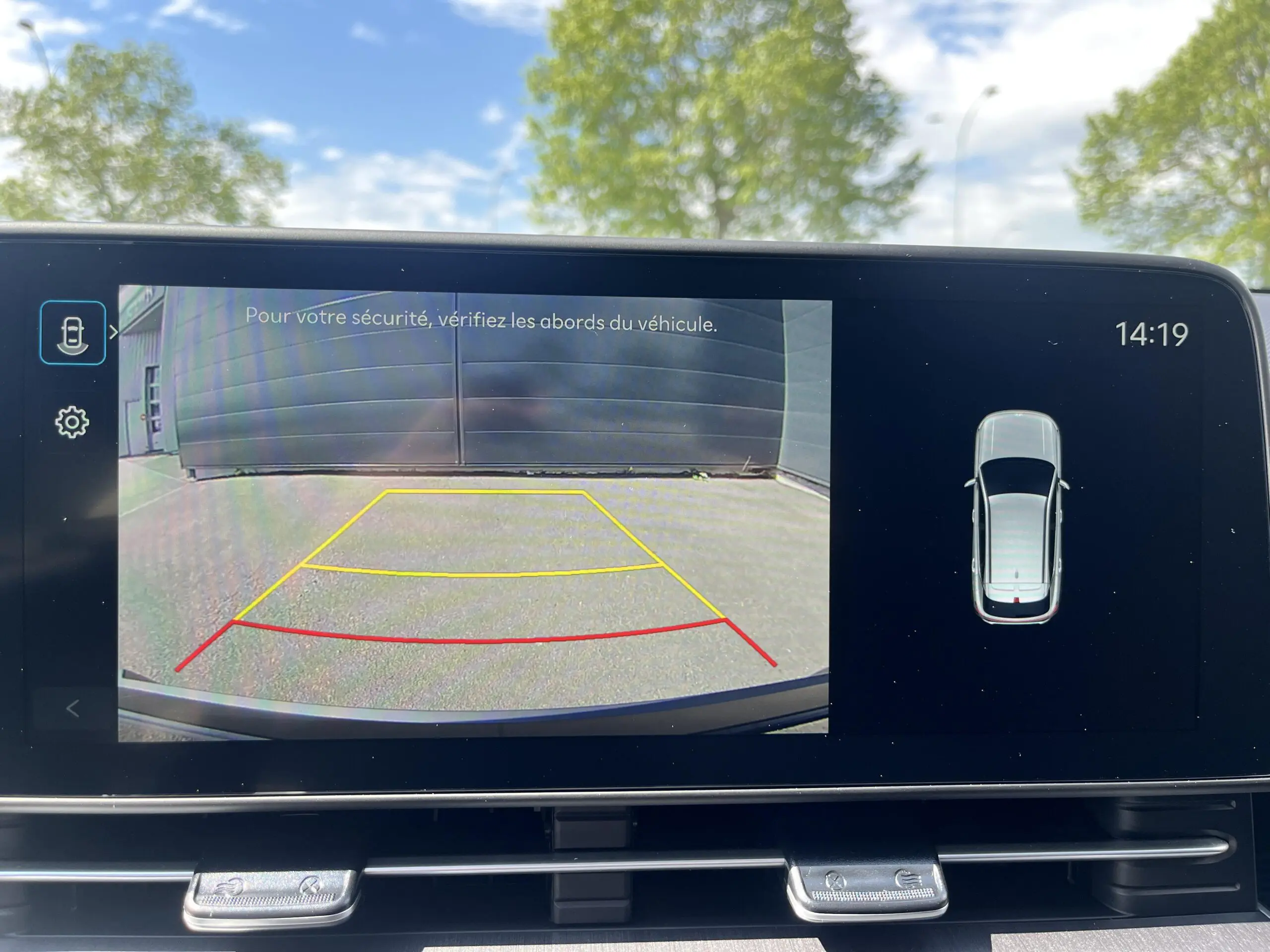 HYUNDAI_KONA_CONSOLE-CENTRALE-CAMERA-DE-RECUL