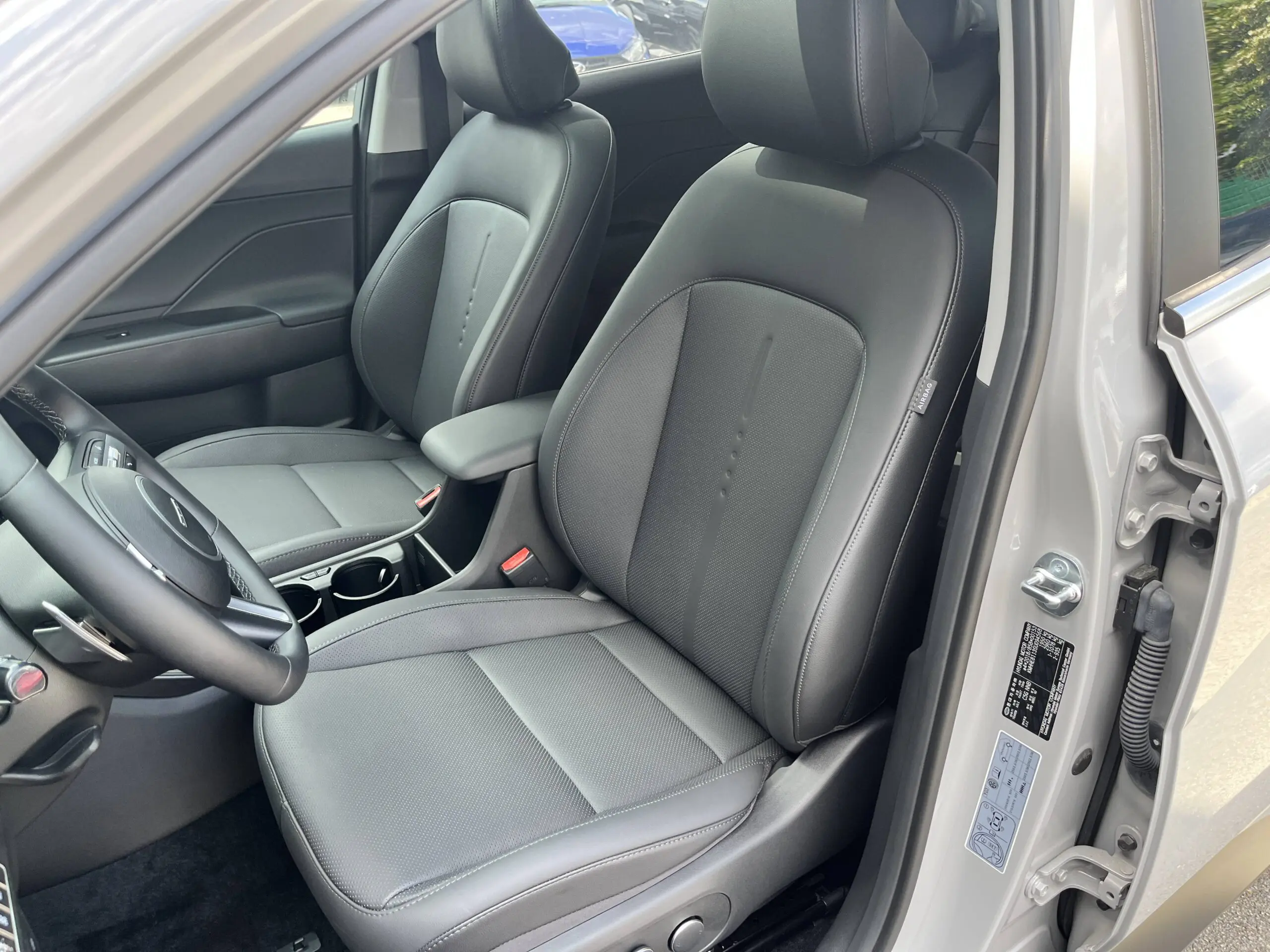 HYUNDAI_KONA_INTERIEUR-CONDUCTEUR