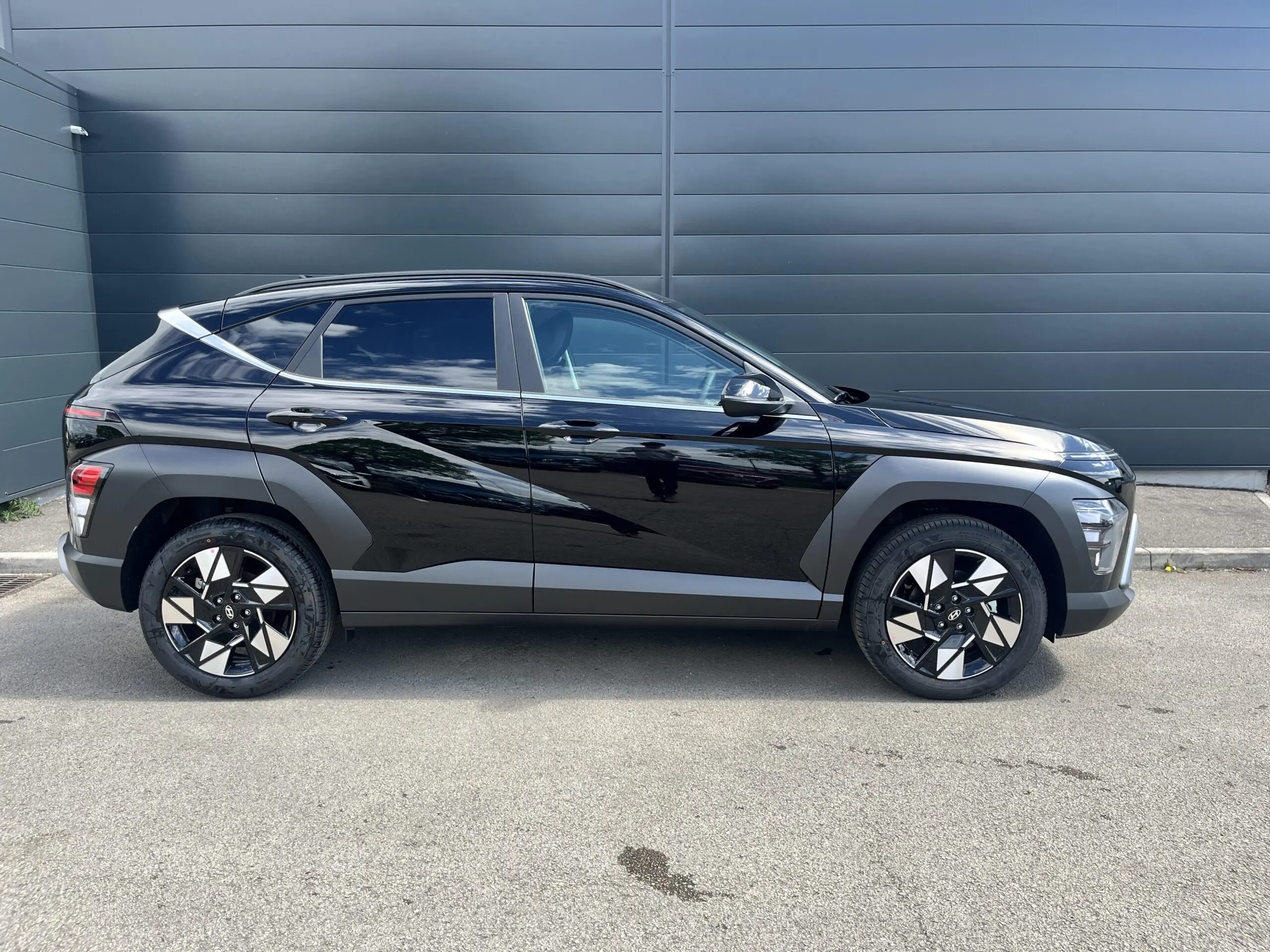 HYUNDAI_KONA_PROFIL-DROIT