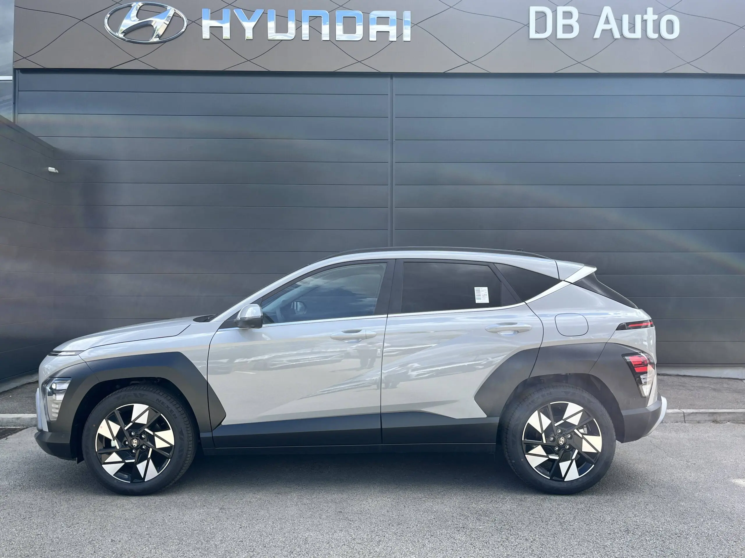HYUNDAI_KONA_PROFIL-GAUCHE