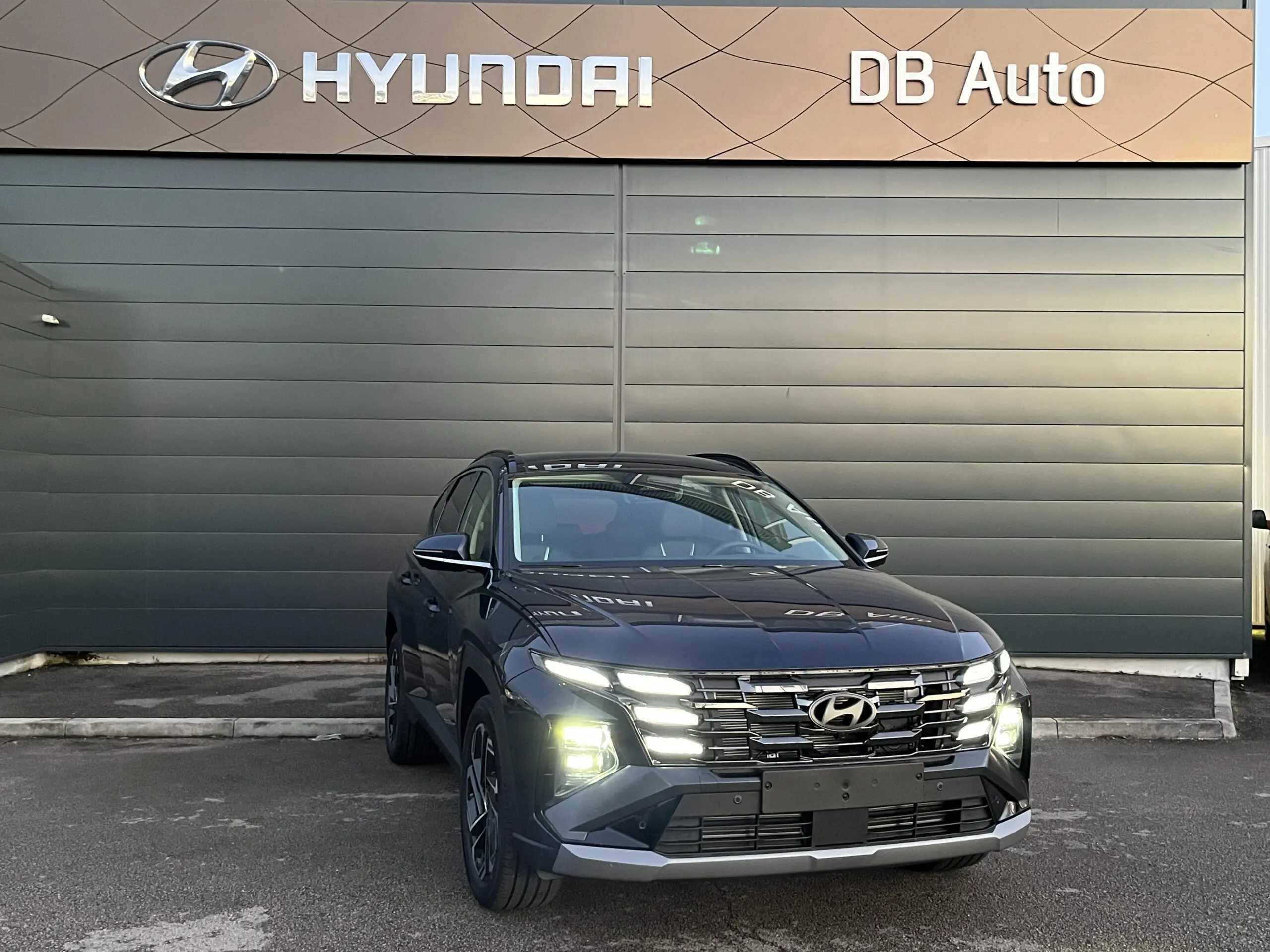 HYUNDAI_TUCSON_34-AVANT-DROIT