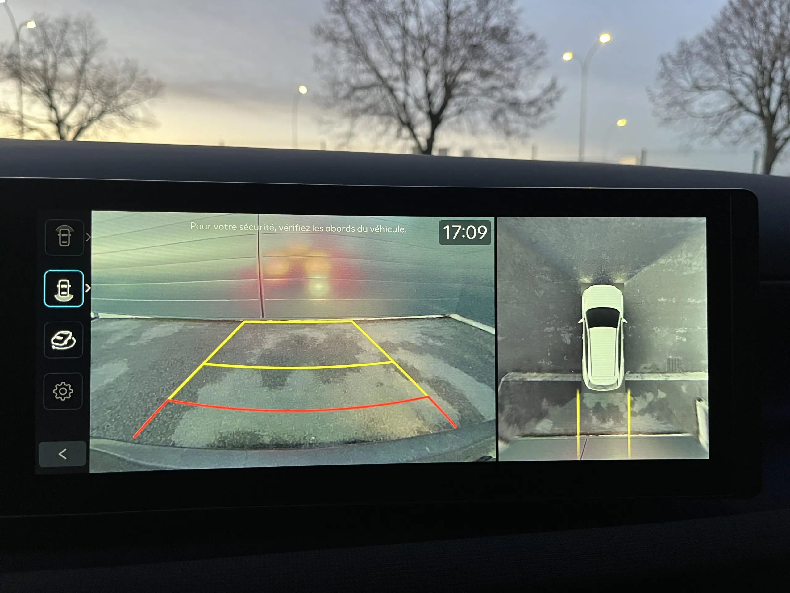 HYUNDAI_TUCSON_CONSOLE-CENTRALE-CAMERA-DE-RECUL