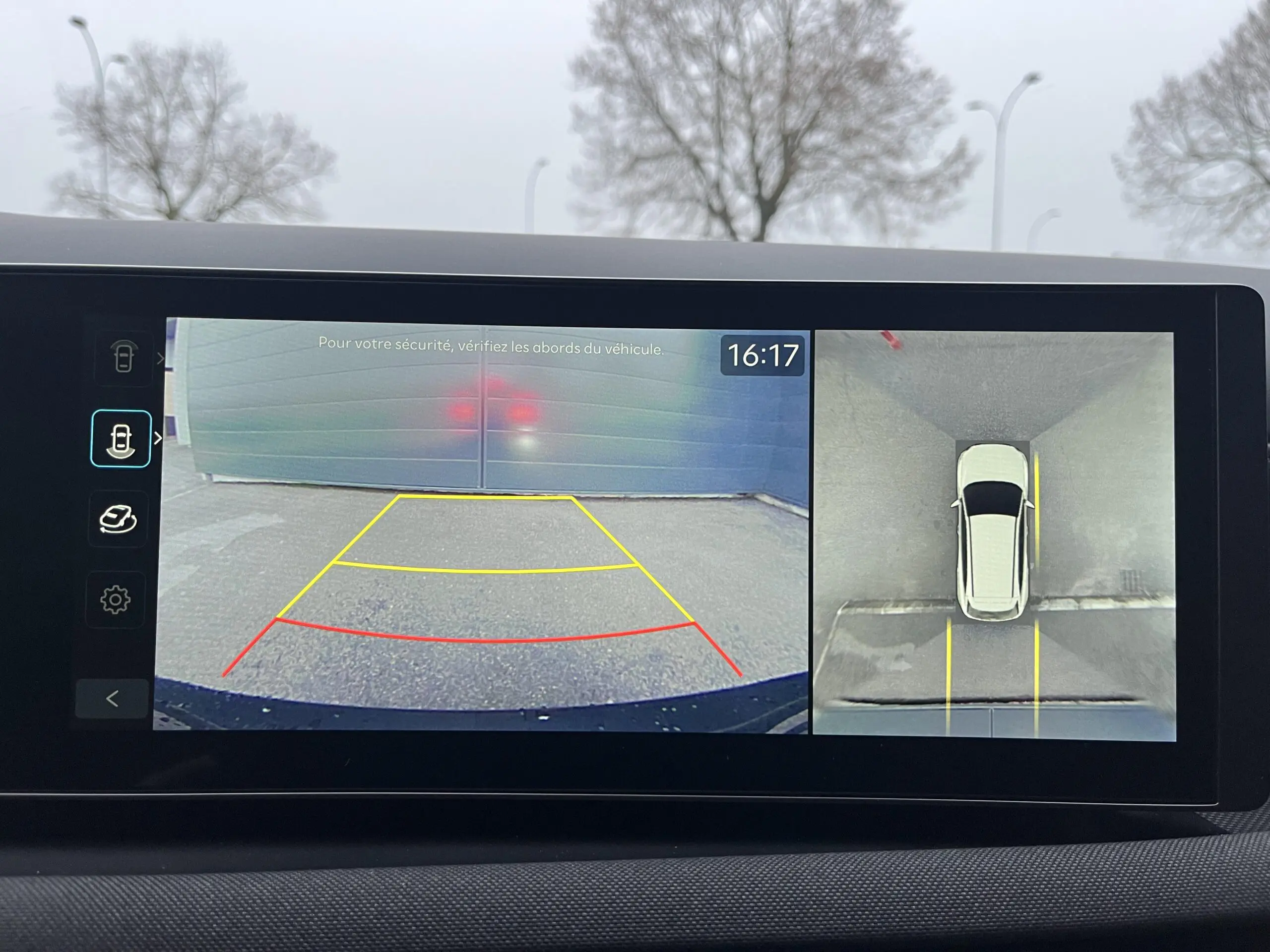 HYUNDAI_TUCSON_CONSOLE-CENTRALE-CAMERA-DE-RECUL