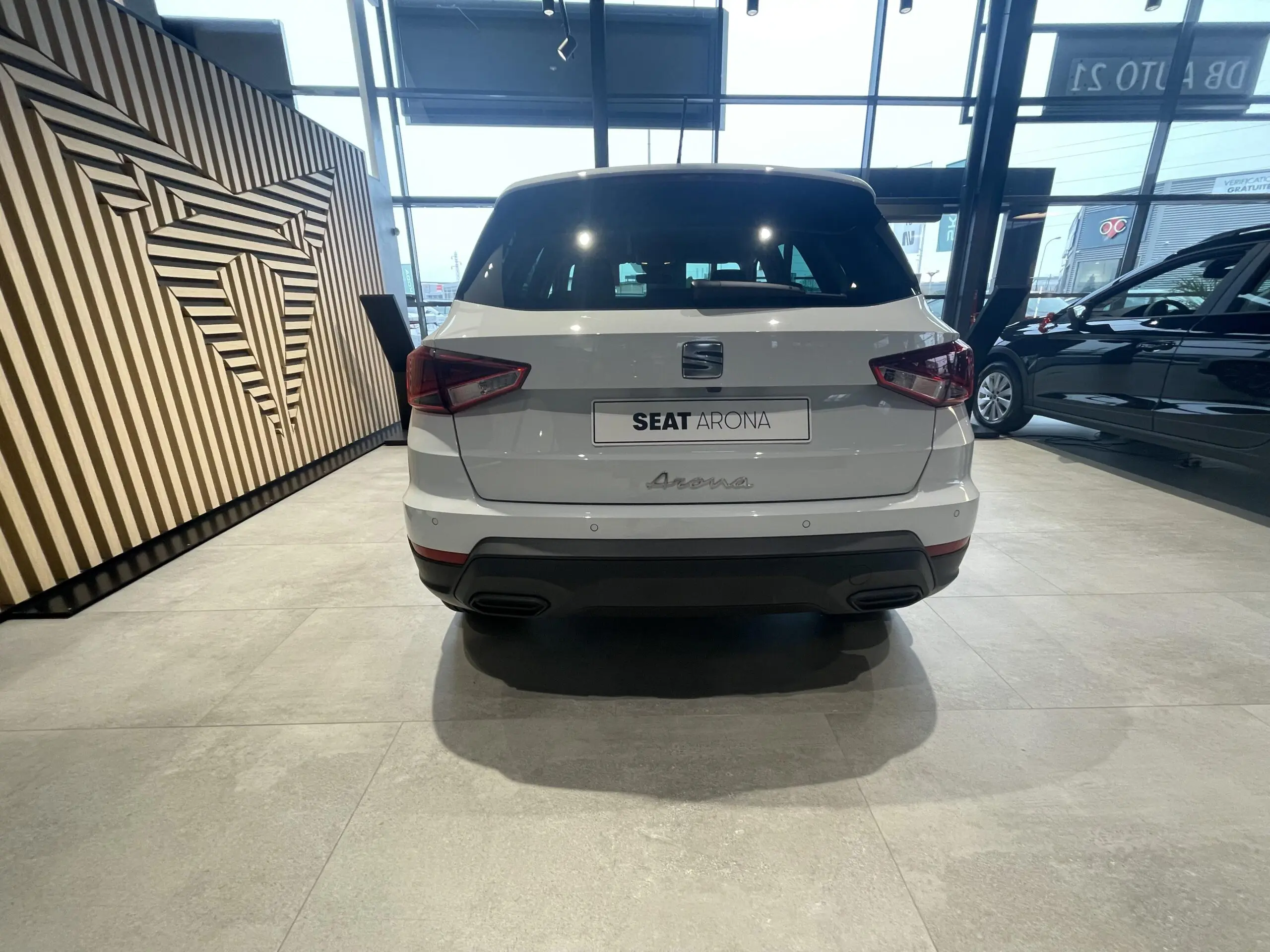 SEAT_ARONA_FACE-ARRIERE