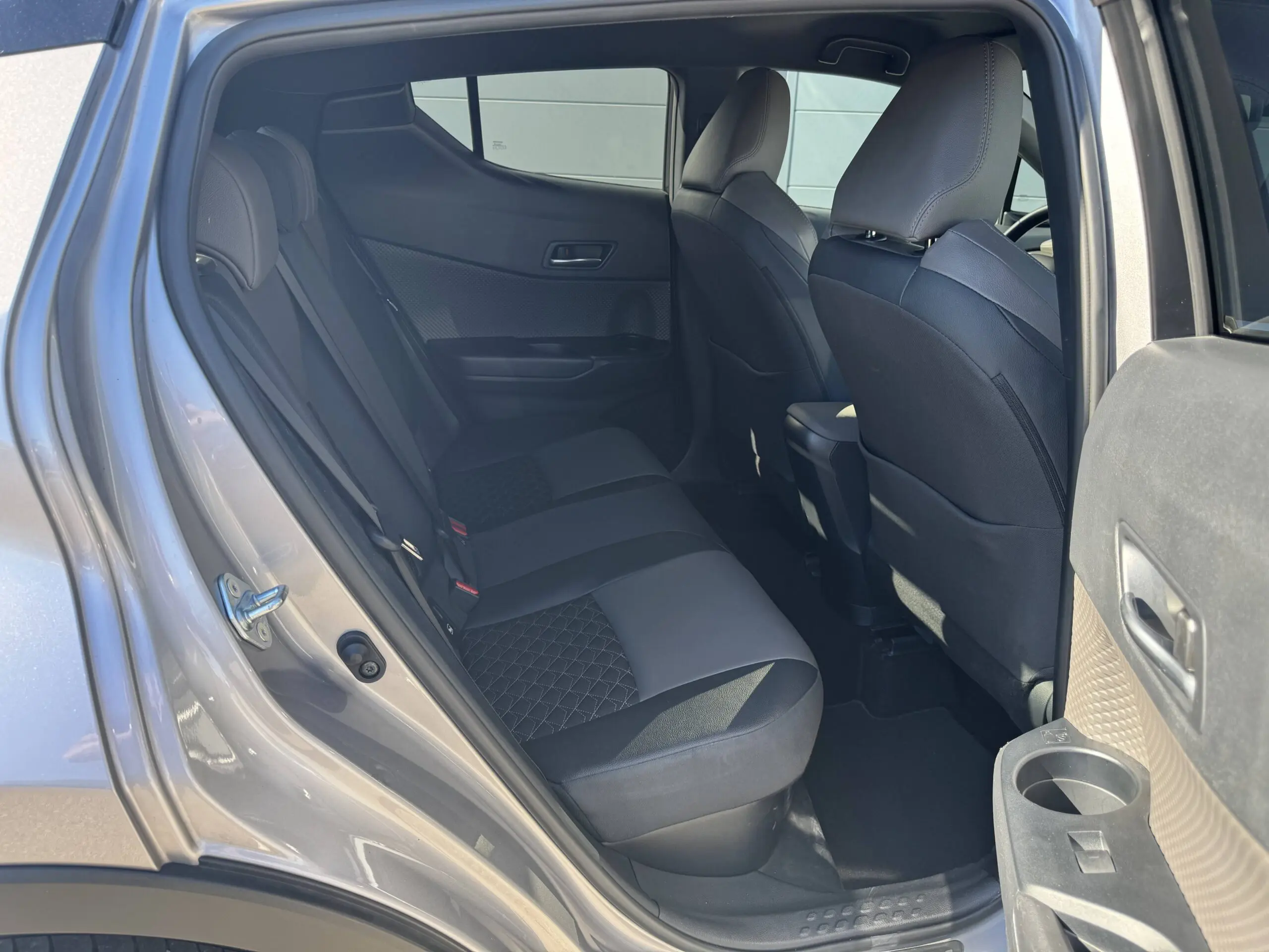 TOYOTA_C-HR-HYBRIDE-MY20