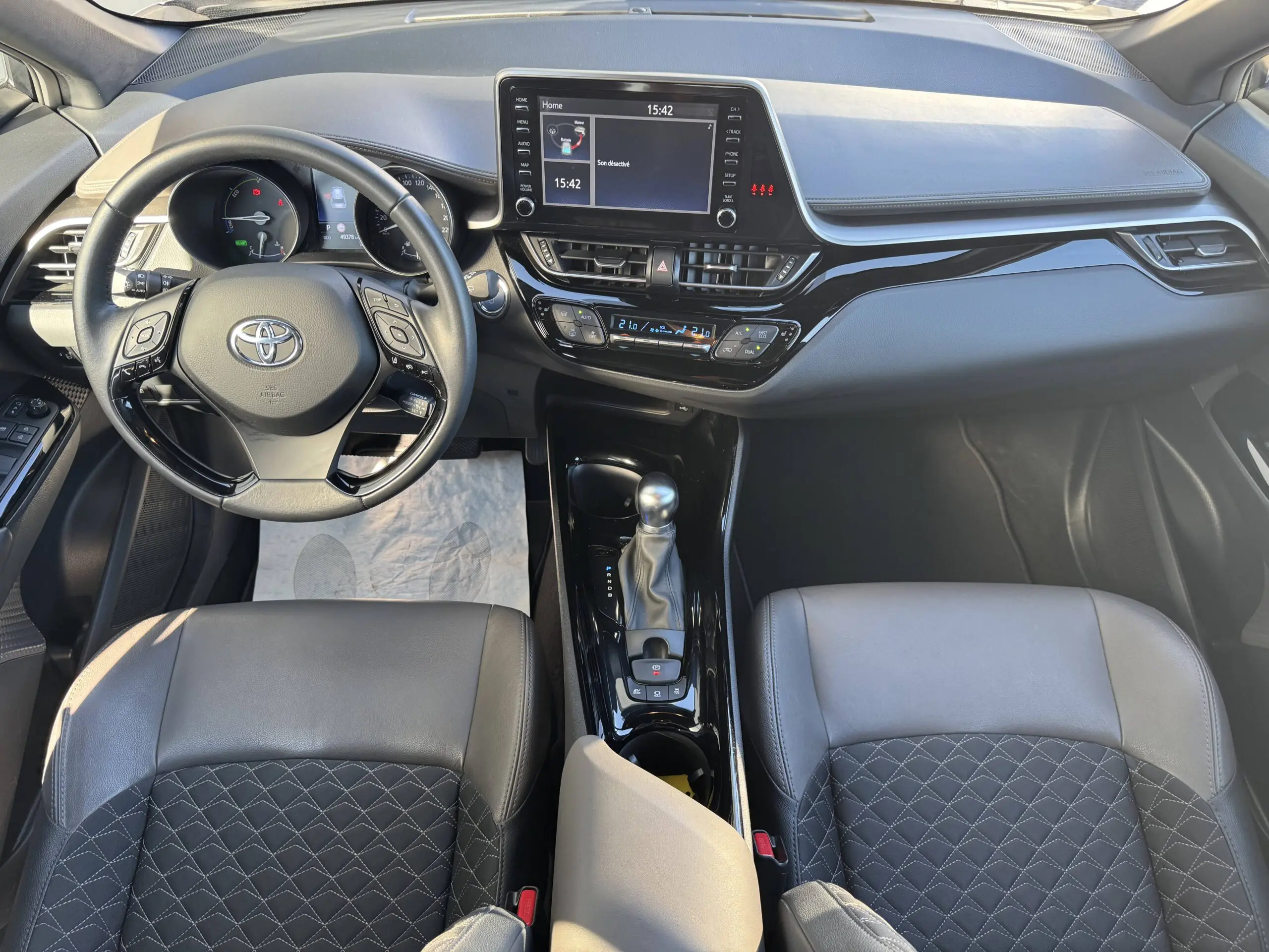 TOYOTA_C-HR-HYBRIDE-MY20