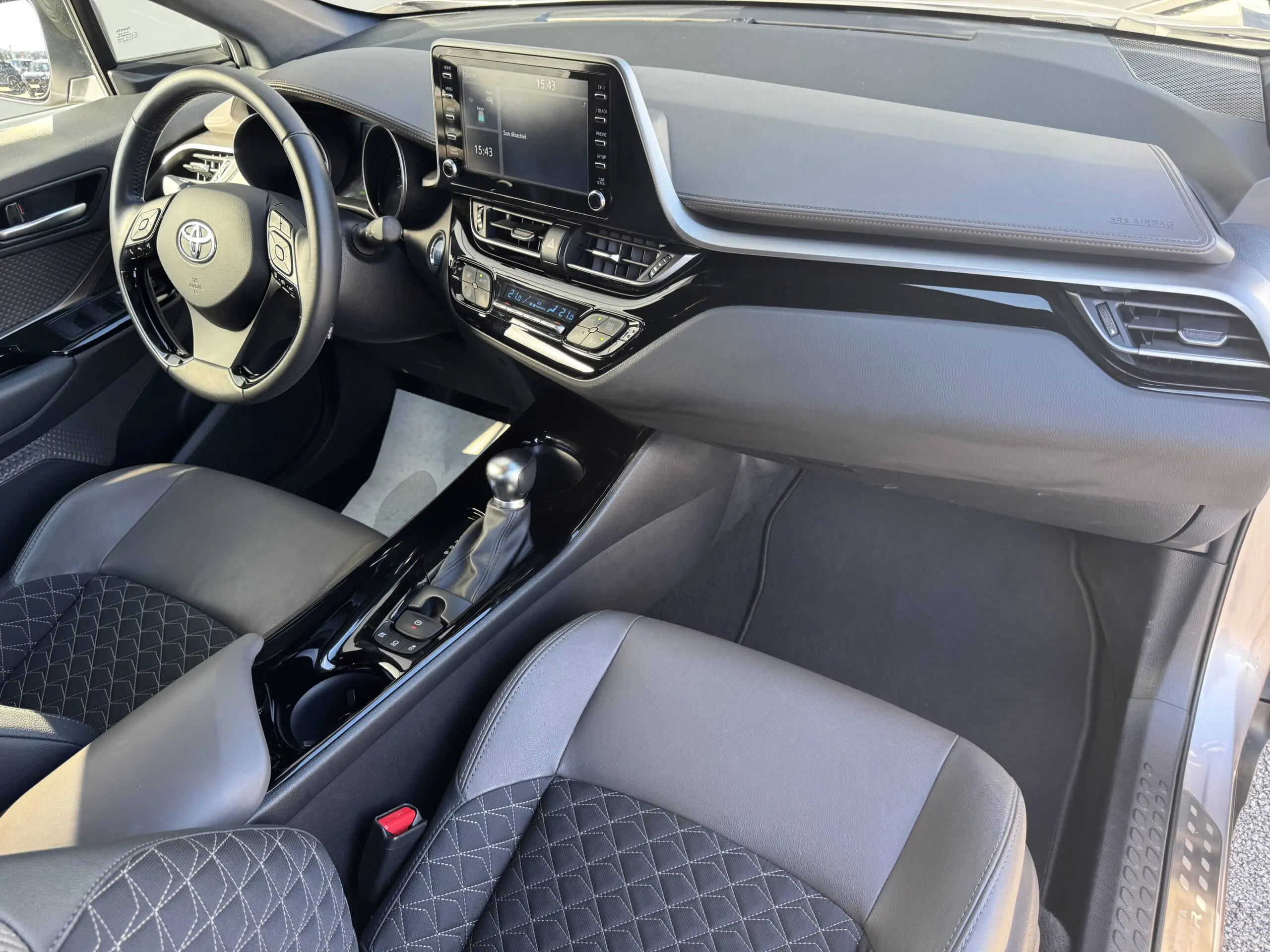 TOYOTA_C-HR-HYBRIDE-MY20