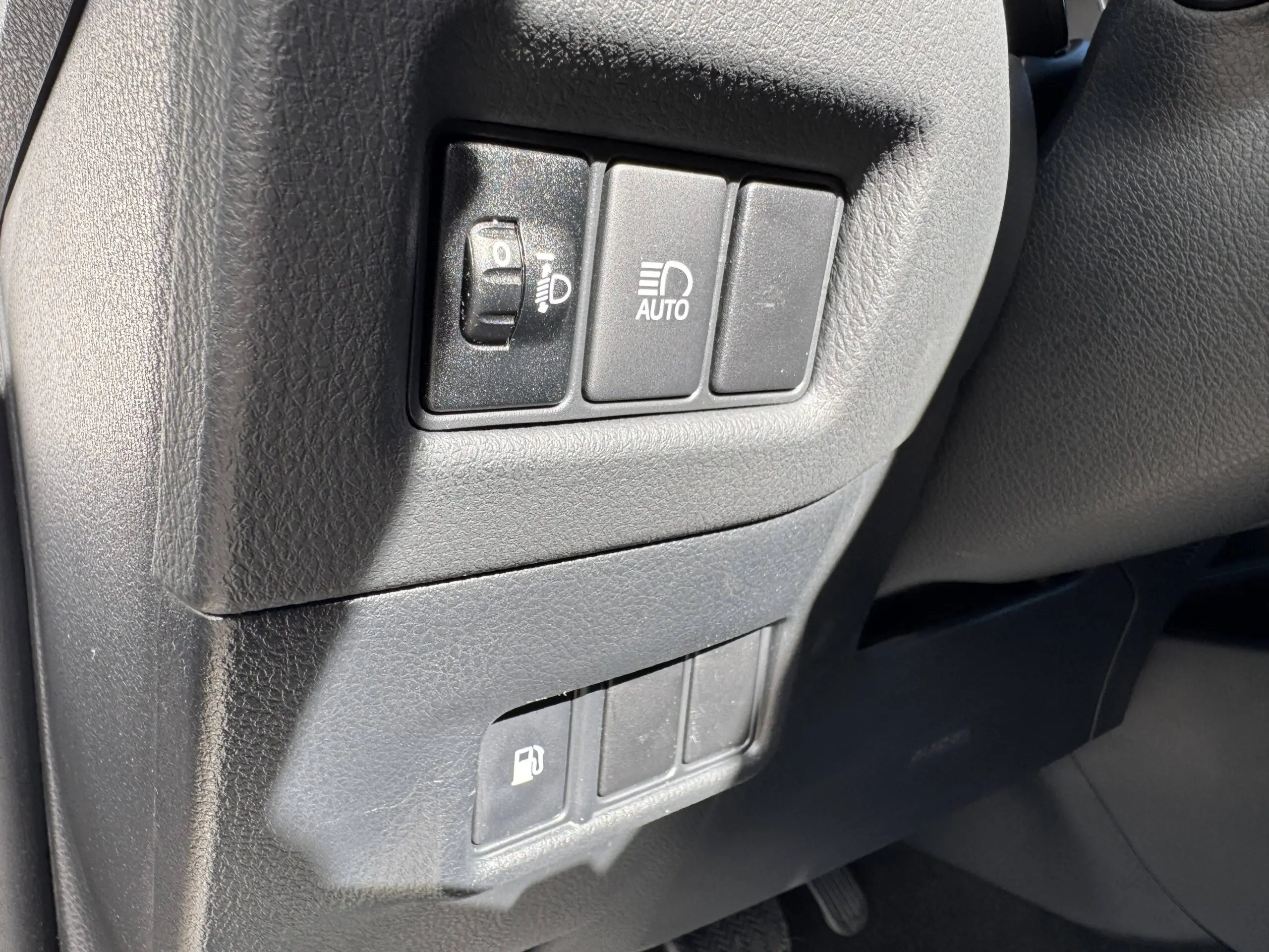 TOYOTA_C-HR-HYBRIDE-MY20