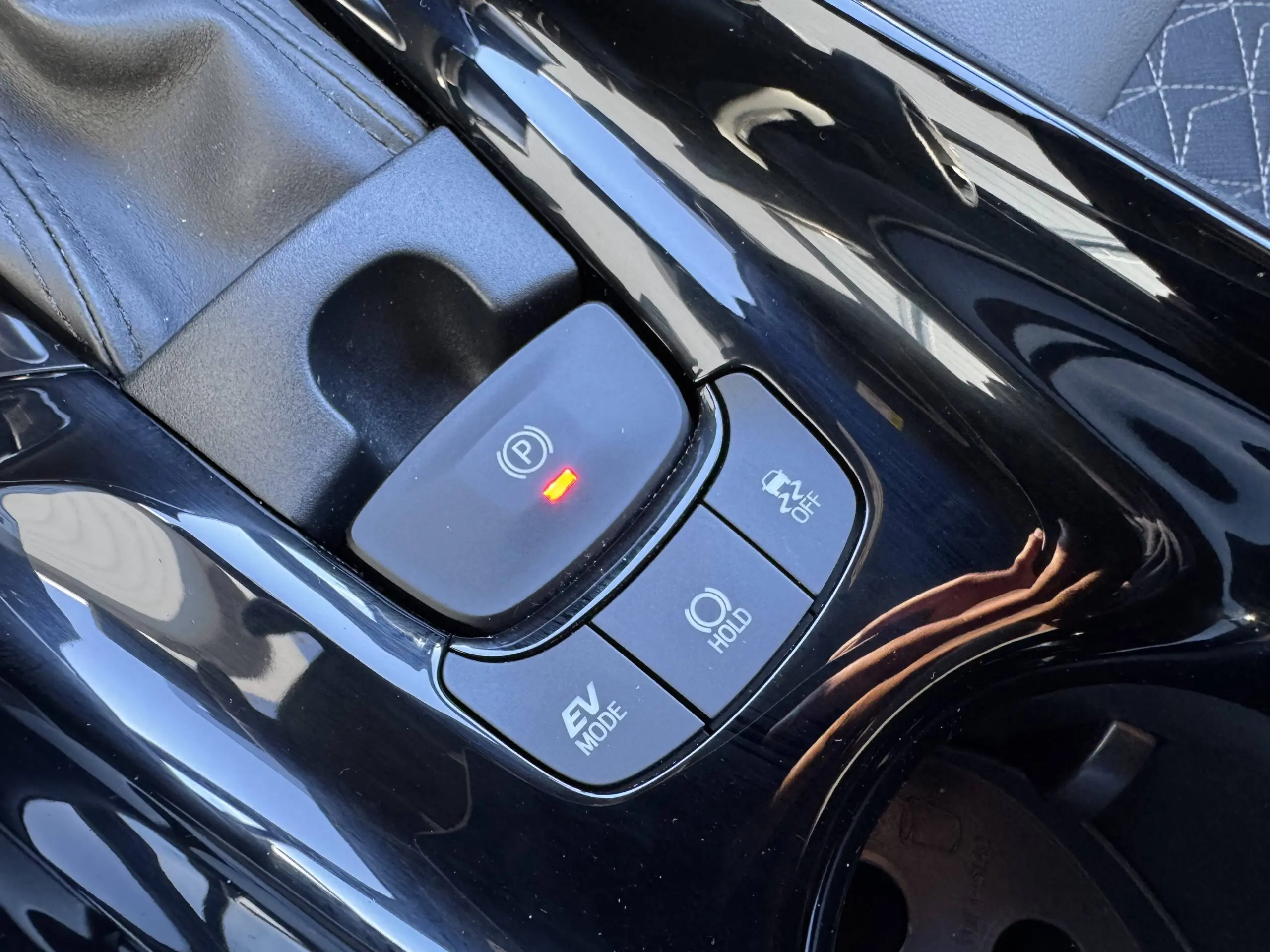 TOYOTA_C-HR-HYBRIDE-MY20