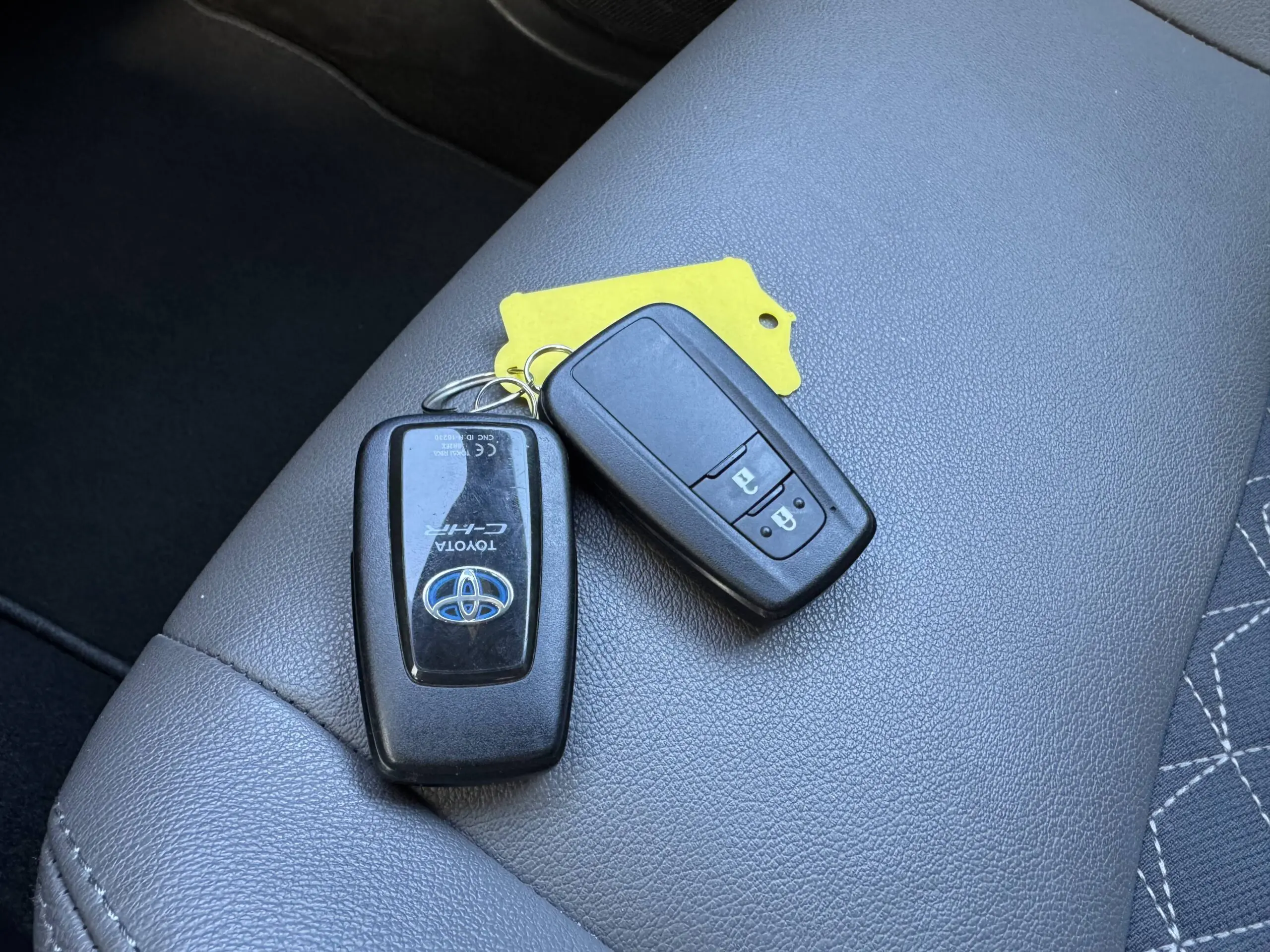 TOYOTA_C-HR-HYBRIDE-MY20