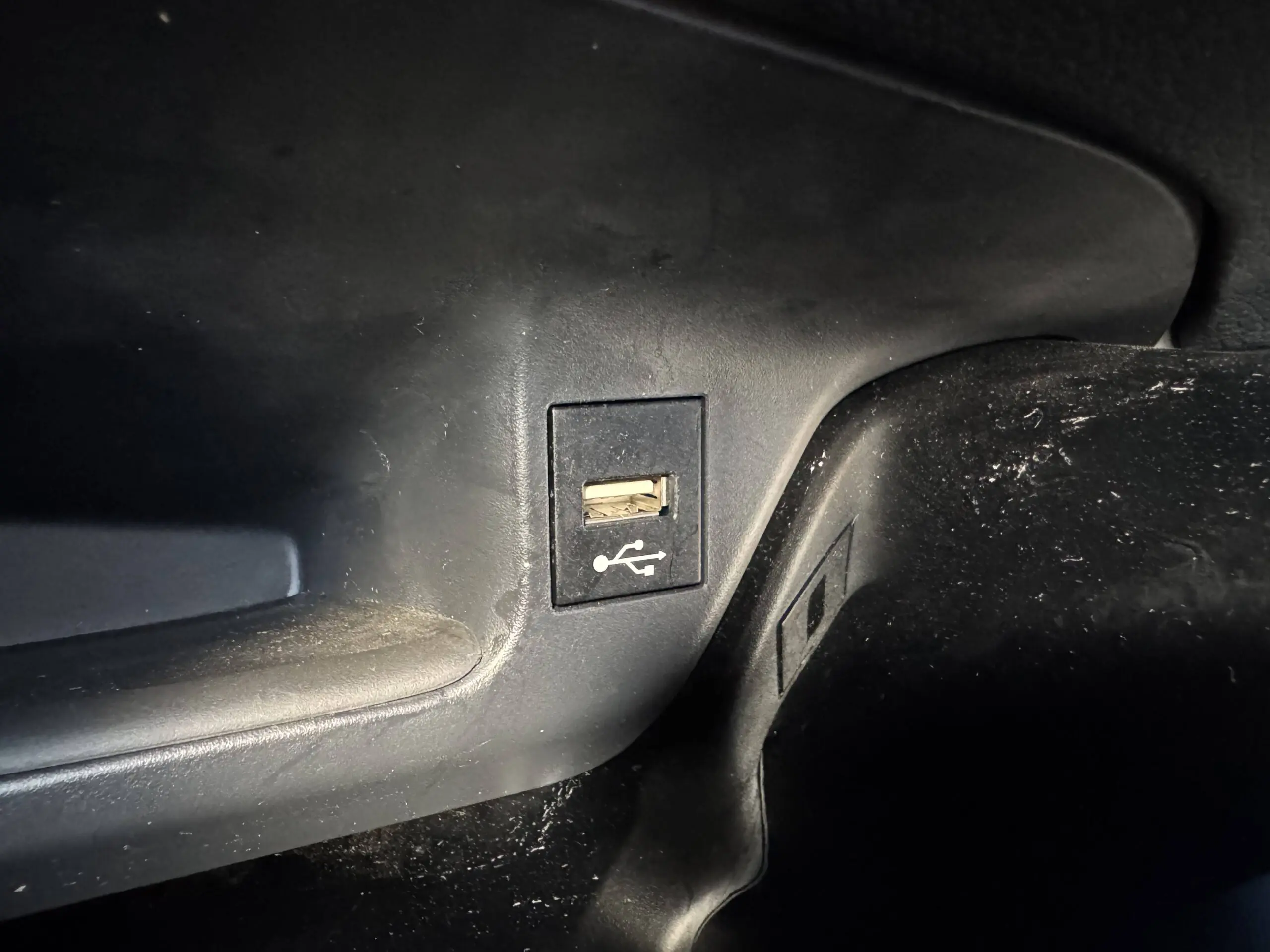 TOYOTA_C-HR-HYBRIDE-MY20