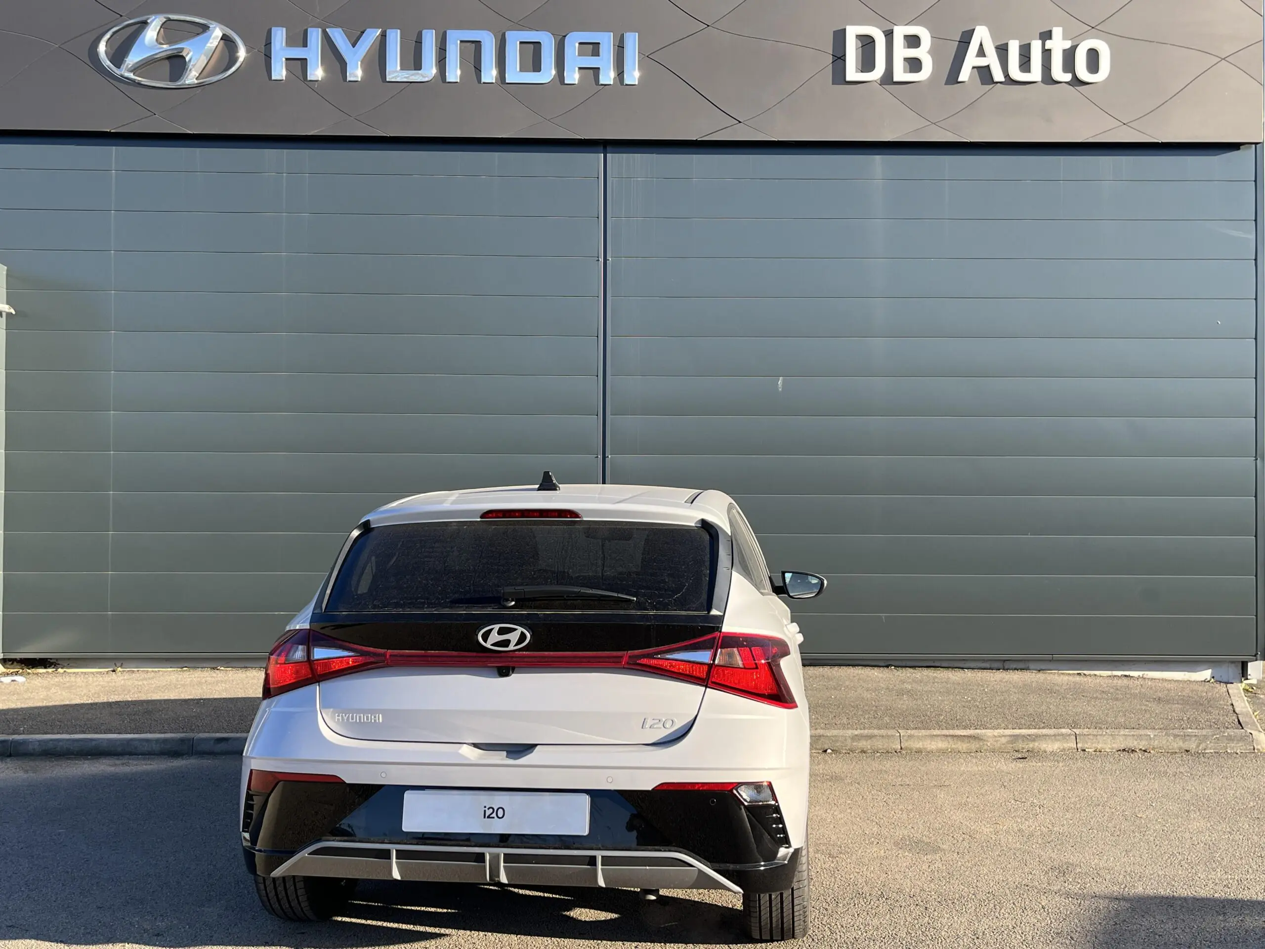 HYUNDAI_I20_34-ARRIERE-DROIT