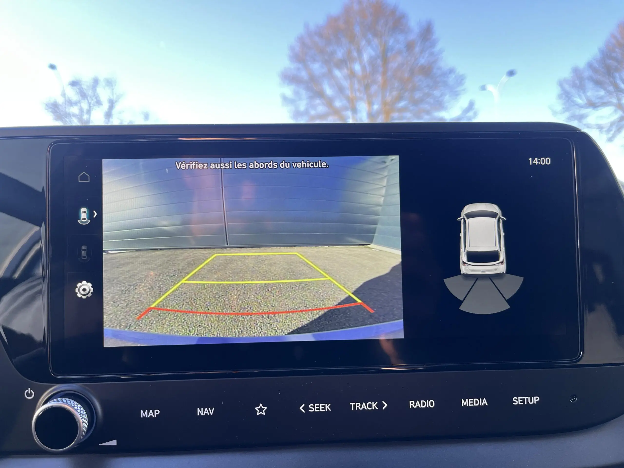 HYUNDAI_I20_CONSOLE-CENTRALE-CAMERA-DE-RECUL