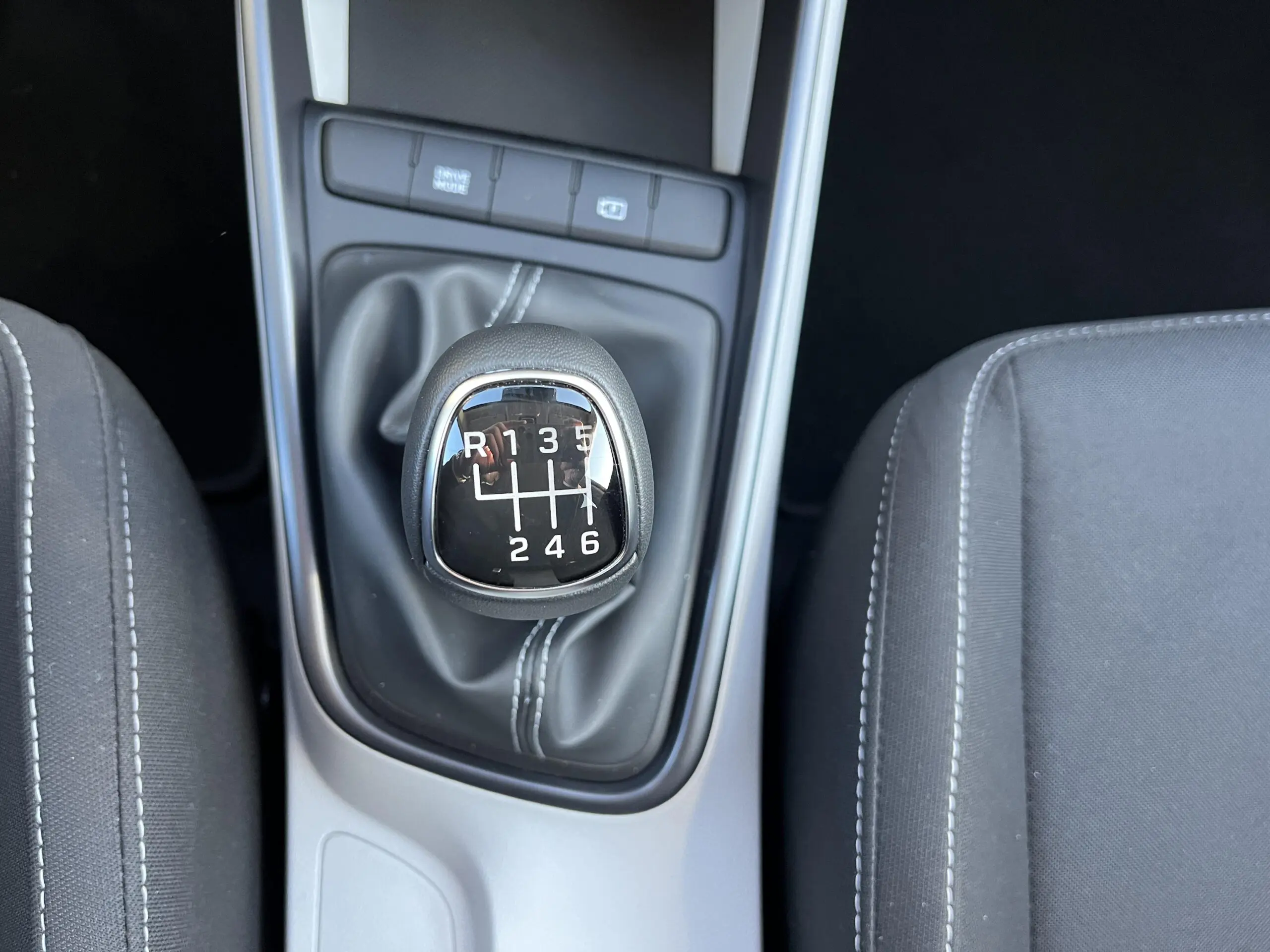 HYUNDAI_I20_LEVIER-DE-VITESSE