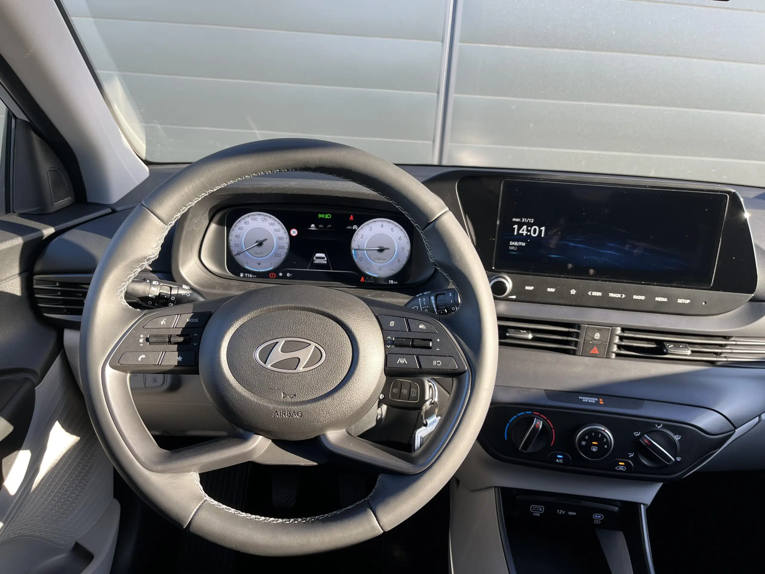 HYUNDAI_I20_POSTE-DE-PILOTAGE