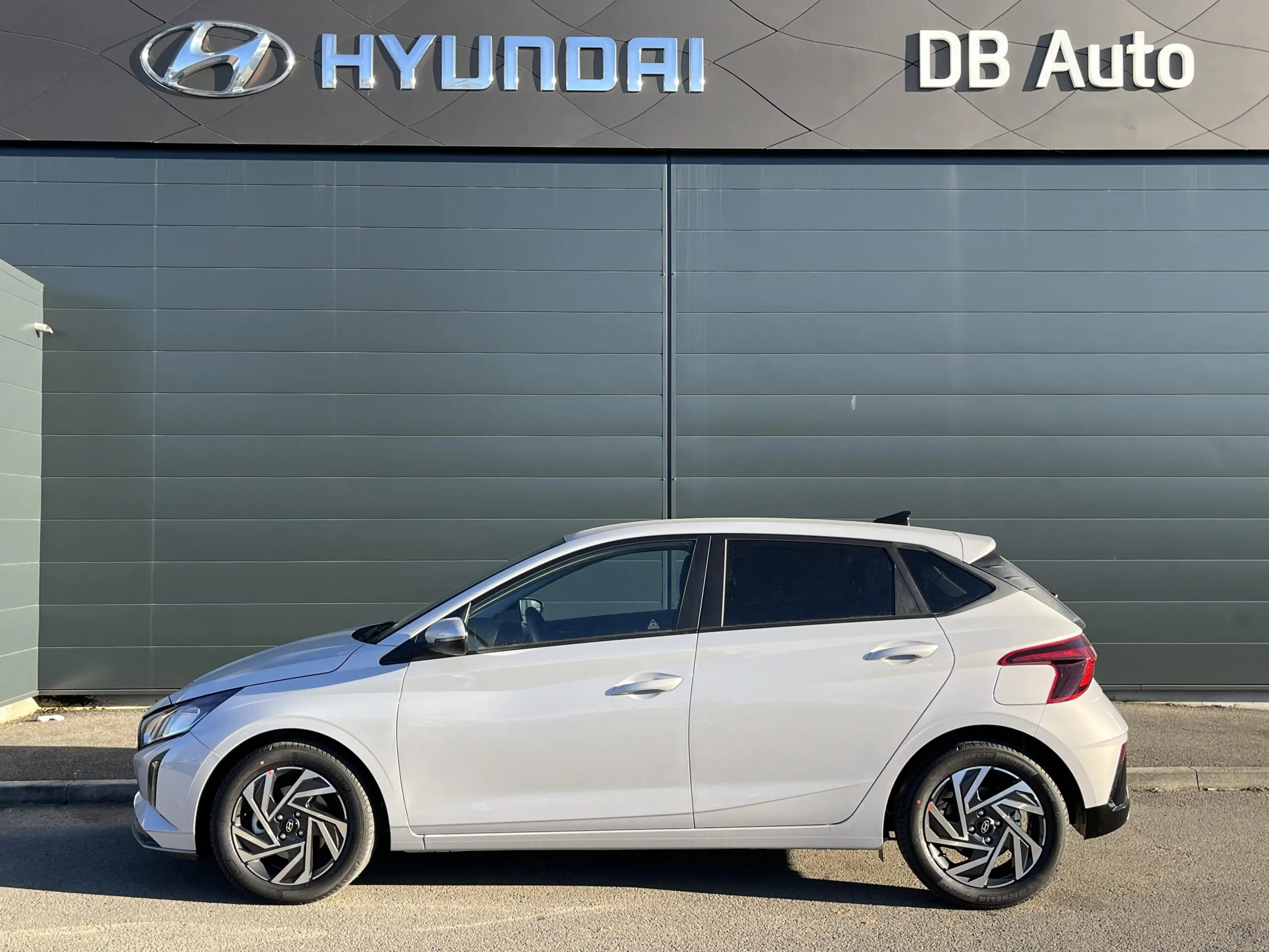 HYUNDAI_I20_PROFIL-GAUCHE