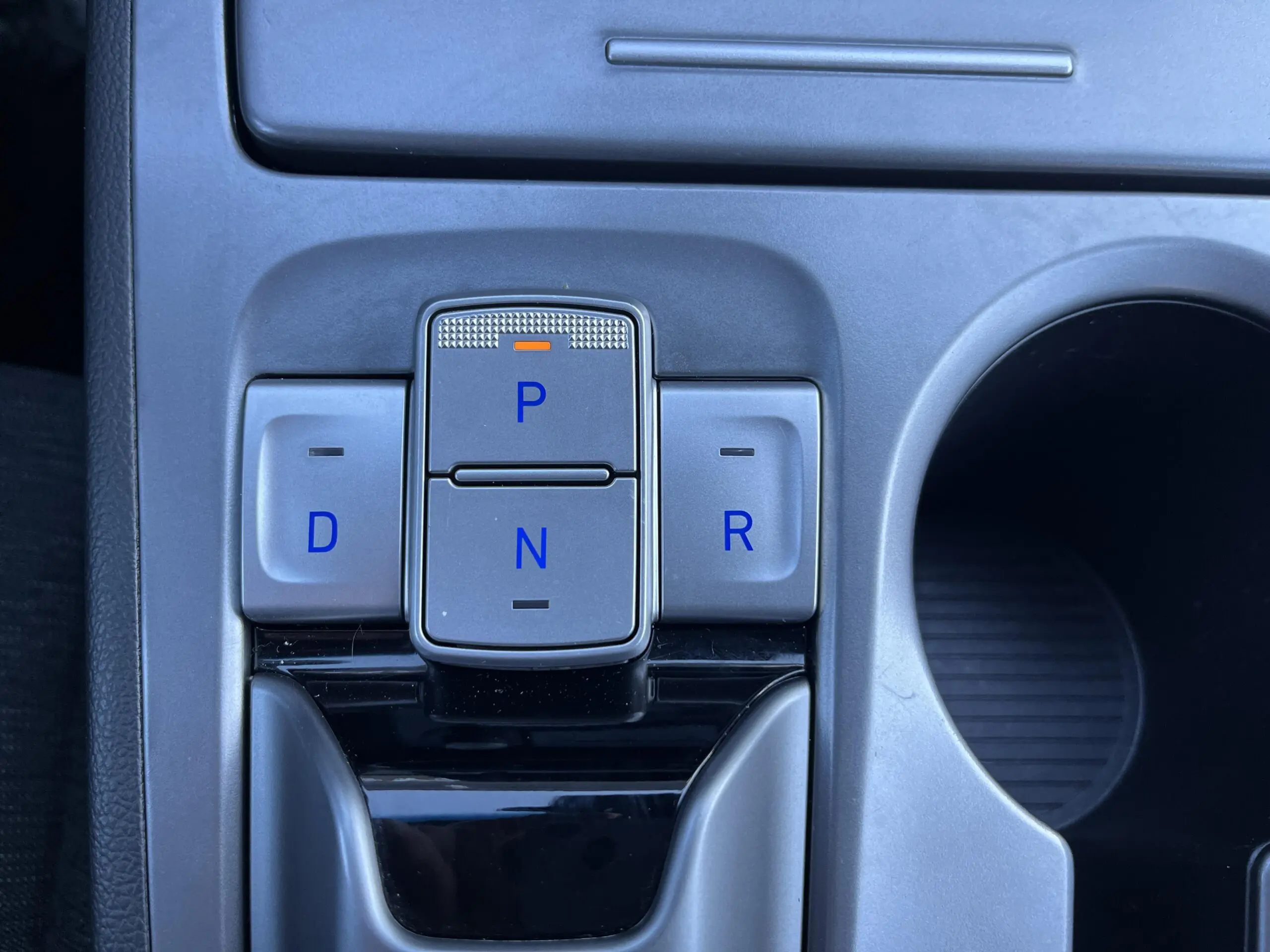 HYUNDAI_KONA-ELECTRIC_LEVIER-DE-VITESSE