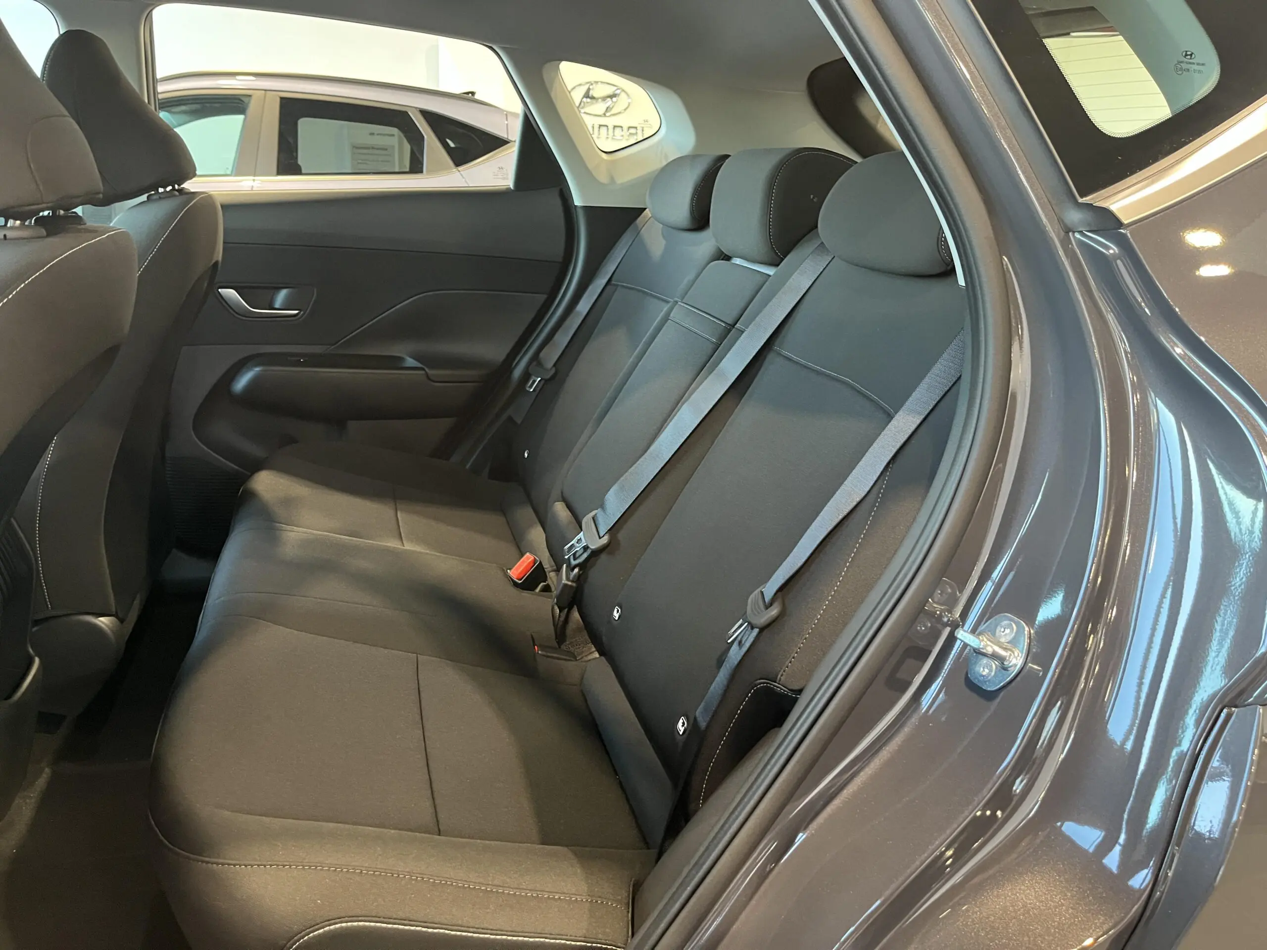 HYUNDAI_KONA-ELECTRIC_SIEGE-ARRIERE-GAUCHE