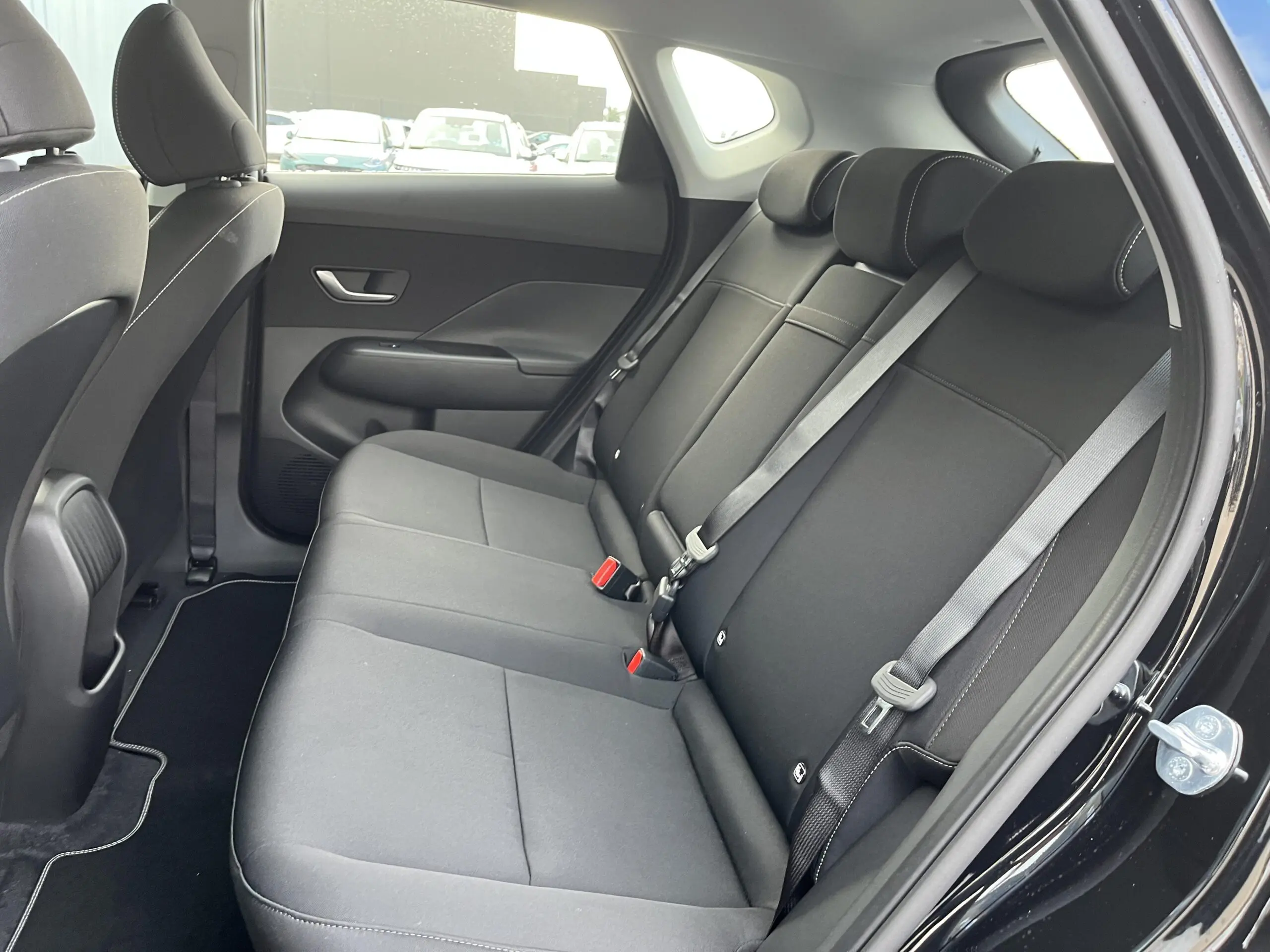 HYUNDAI_KONA-ELECTRIC_SIEGE-ARRIERE-GAUCHE