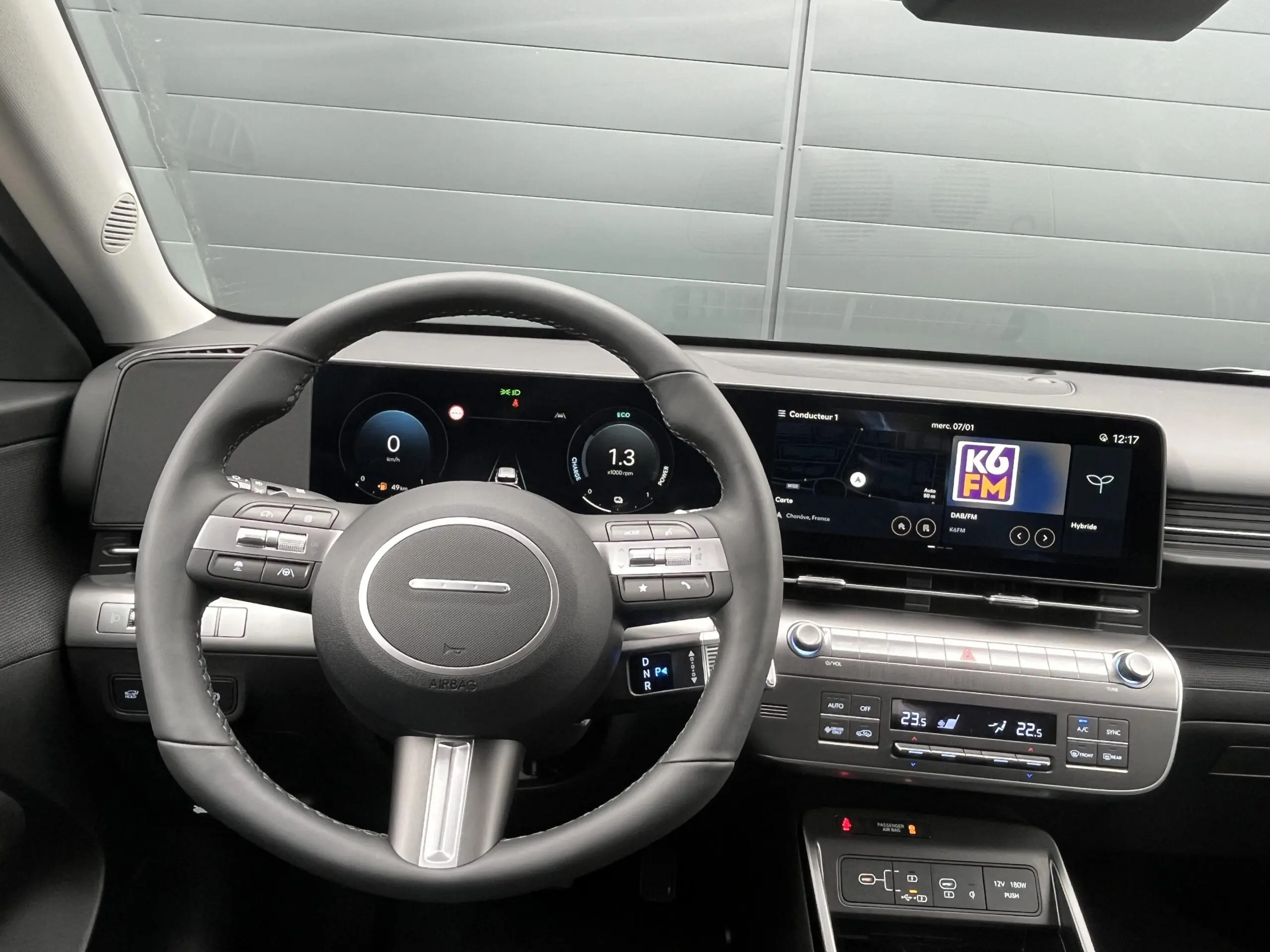 HYUNDAI_KONA_POSTE-DE-PILOTAGE