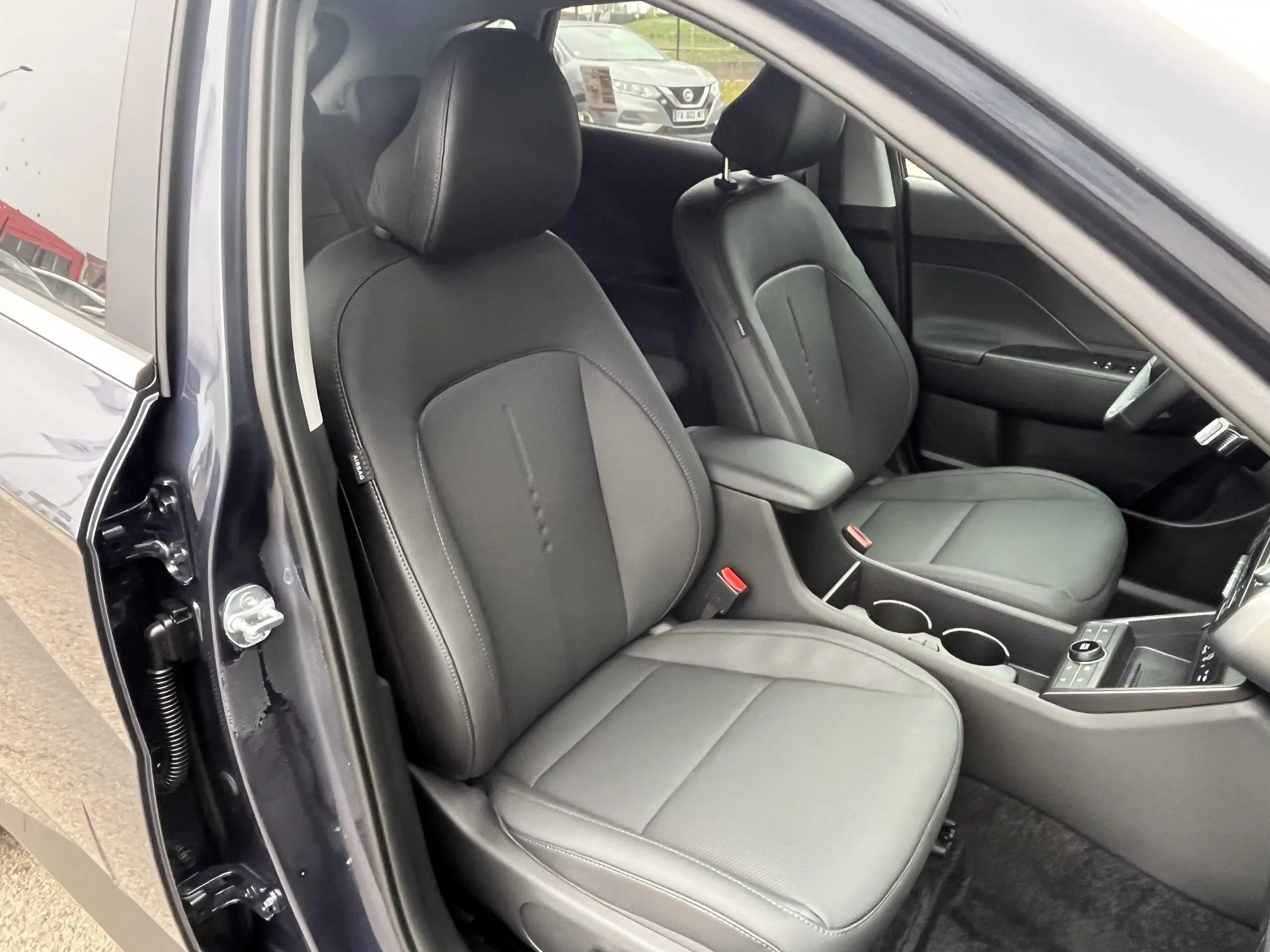 HYUNDAI_KONA_SIEGE-AVANT-PASSAGER