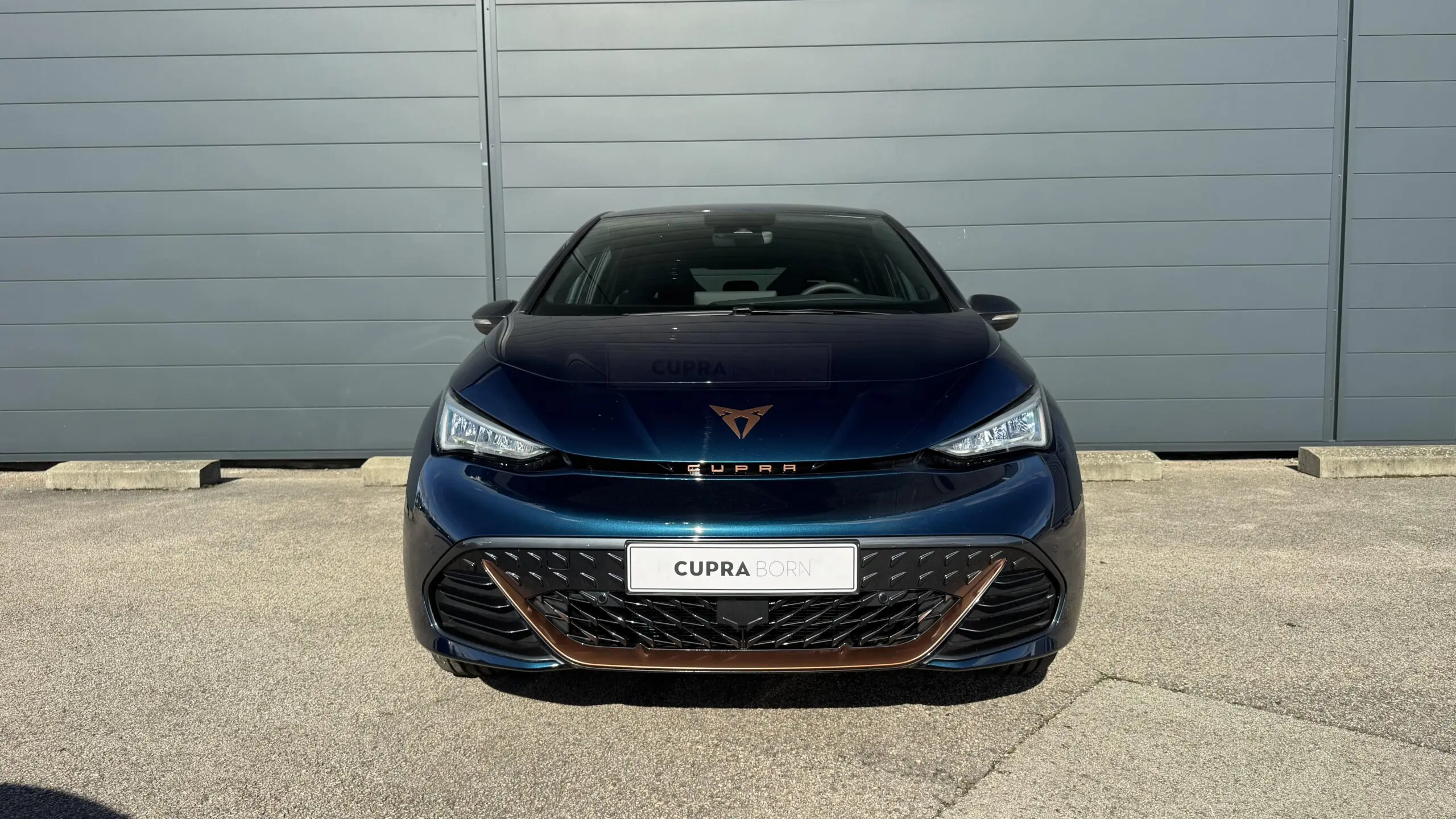 CUPRA_BORN_FACE-AVANT