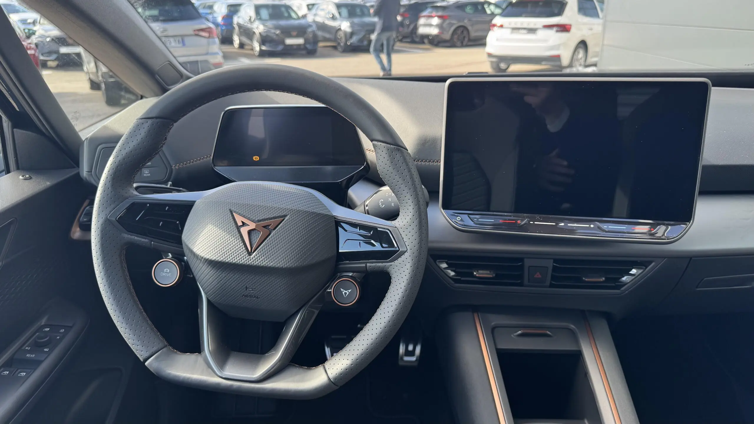 CUPRA_BORN_POSTE-DE-PILOTAGE