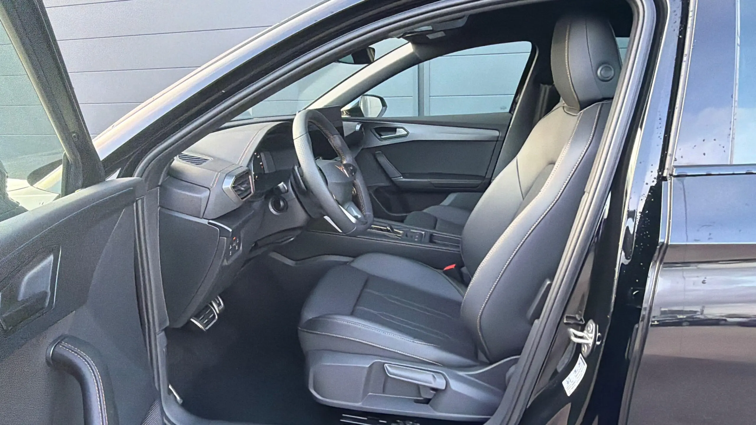 CUPRA_LEON_INTERIEUR-CONDUCTEUR