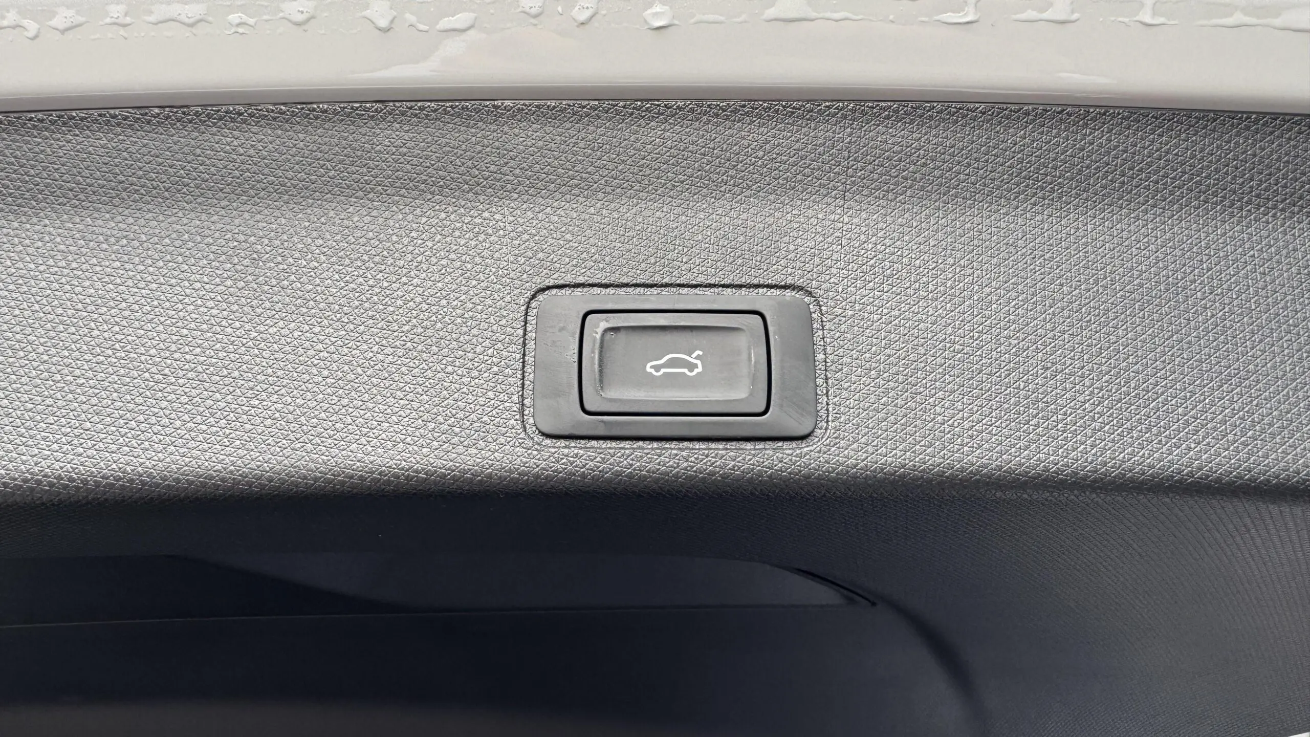 CUPRA_TERRAMAR_COMMANDE-DE-COFFRE