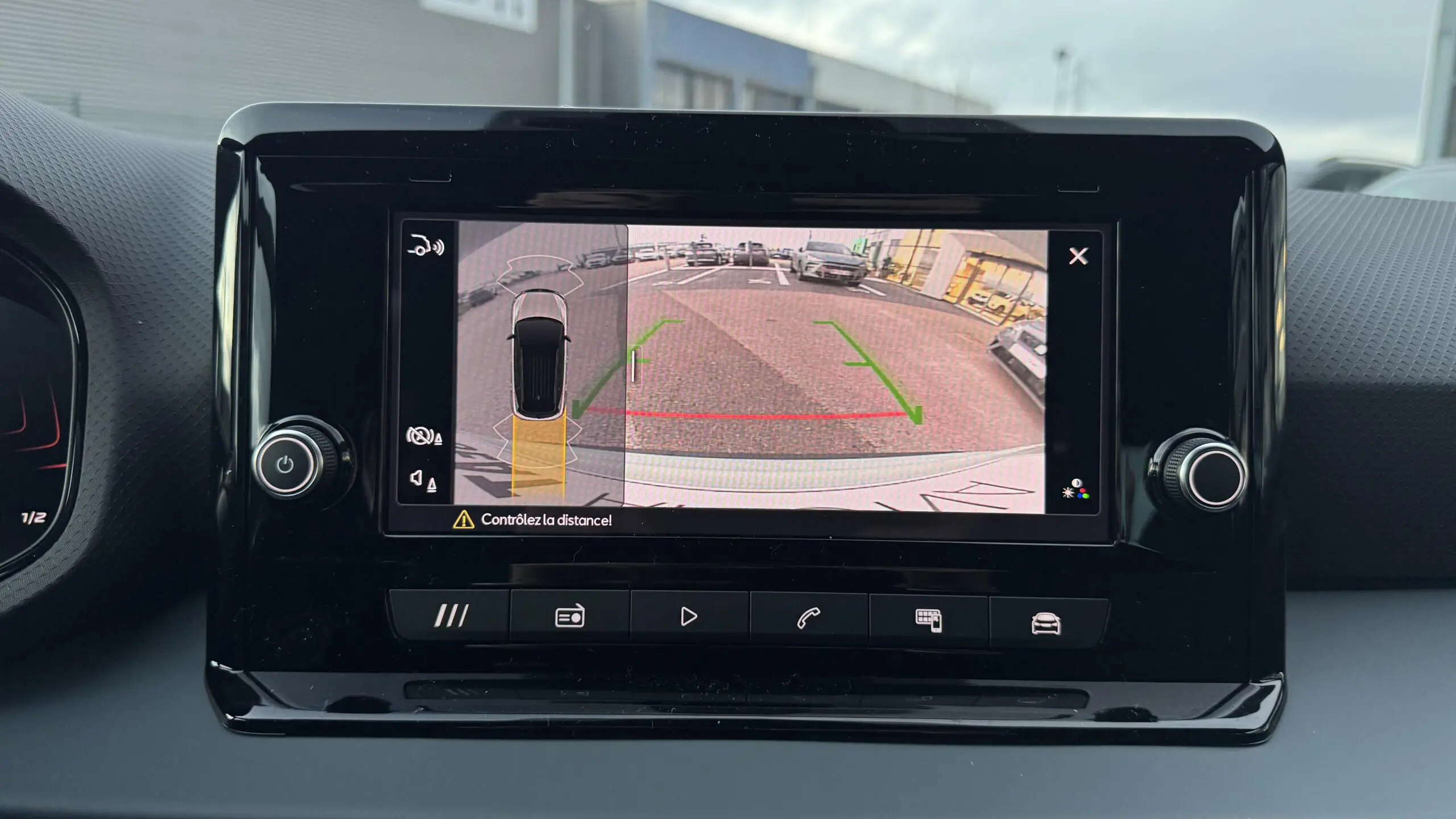 SEAT_ARONA_CONSOLE-CENTRALE-CAMERA-DE-RECUL