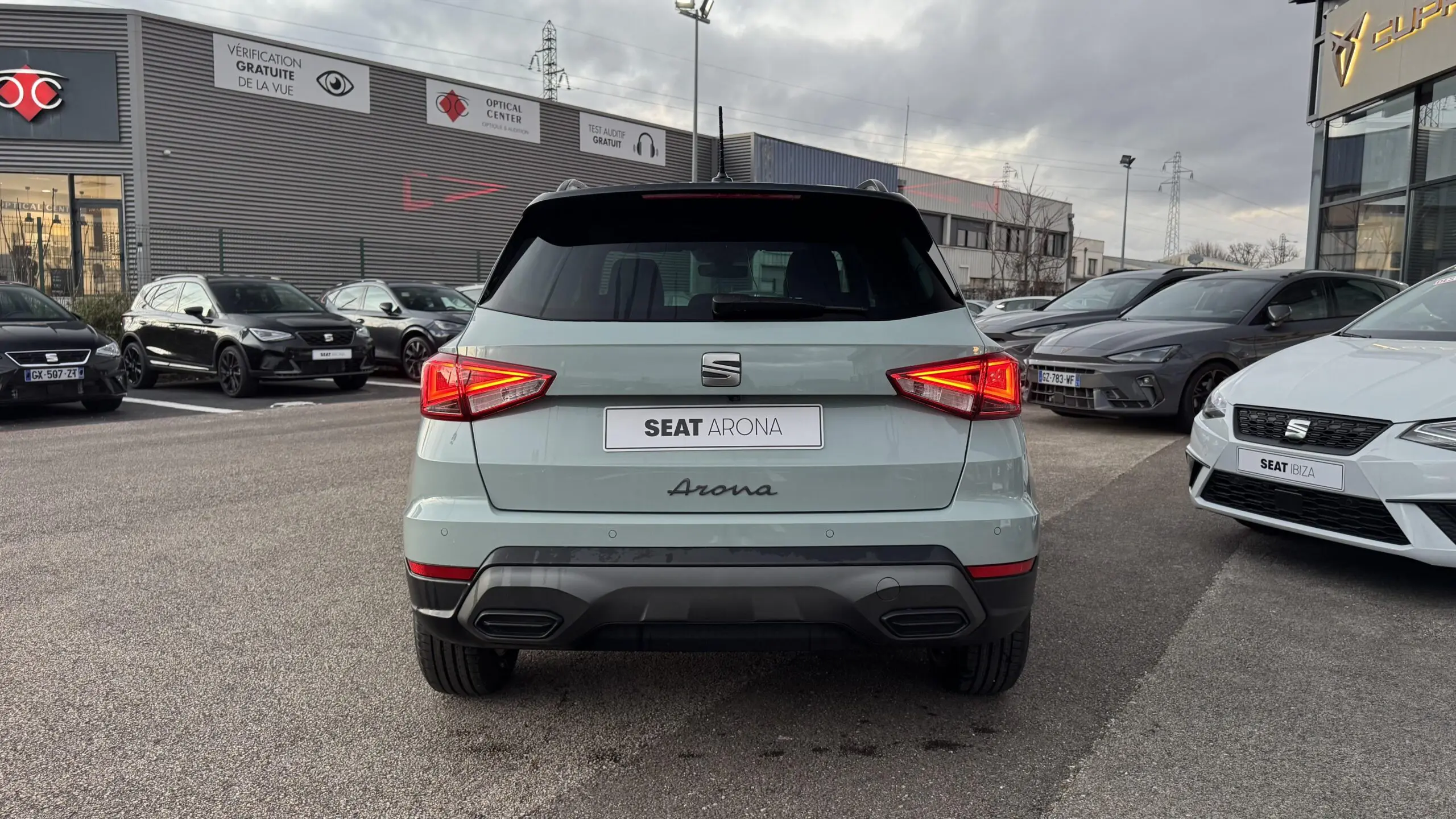 SEAT_ARONA_FACE-ARRIERE