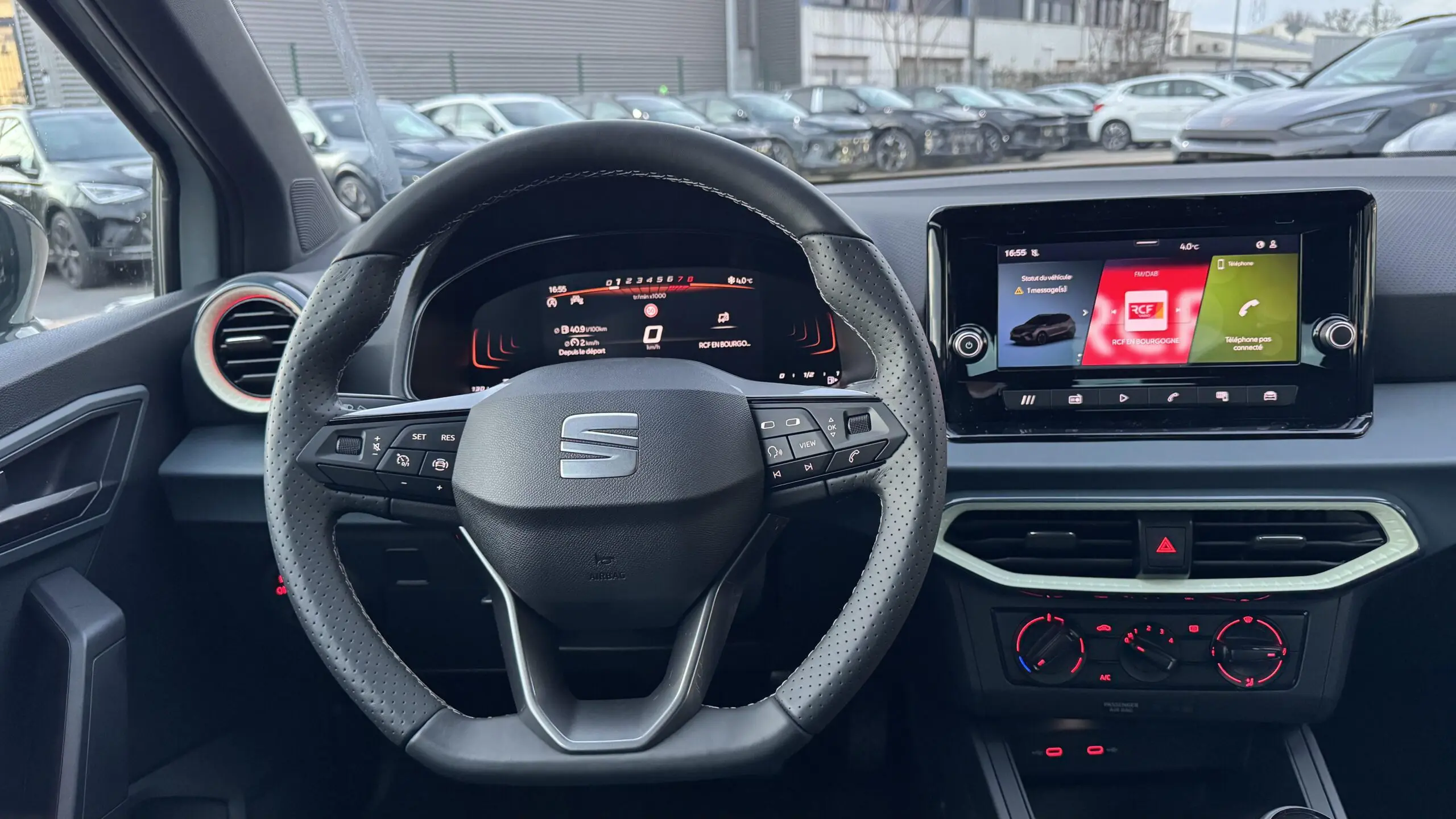 SEAT_ARONA_POSTE-DE-PILOTAGE