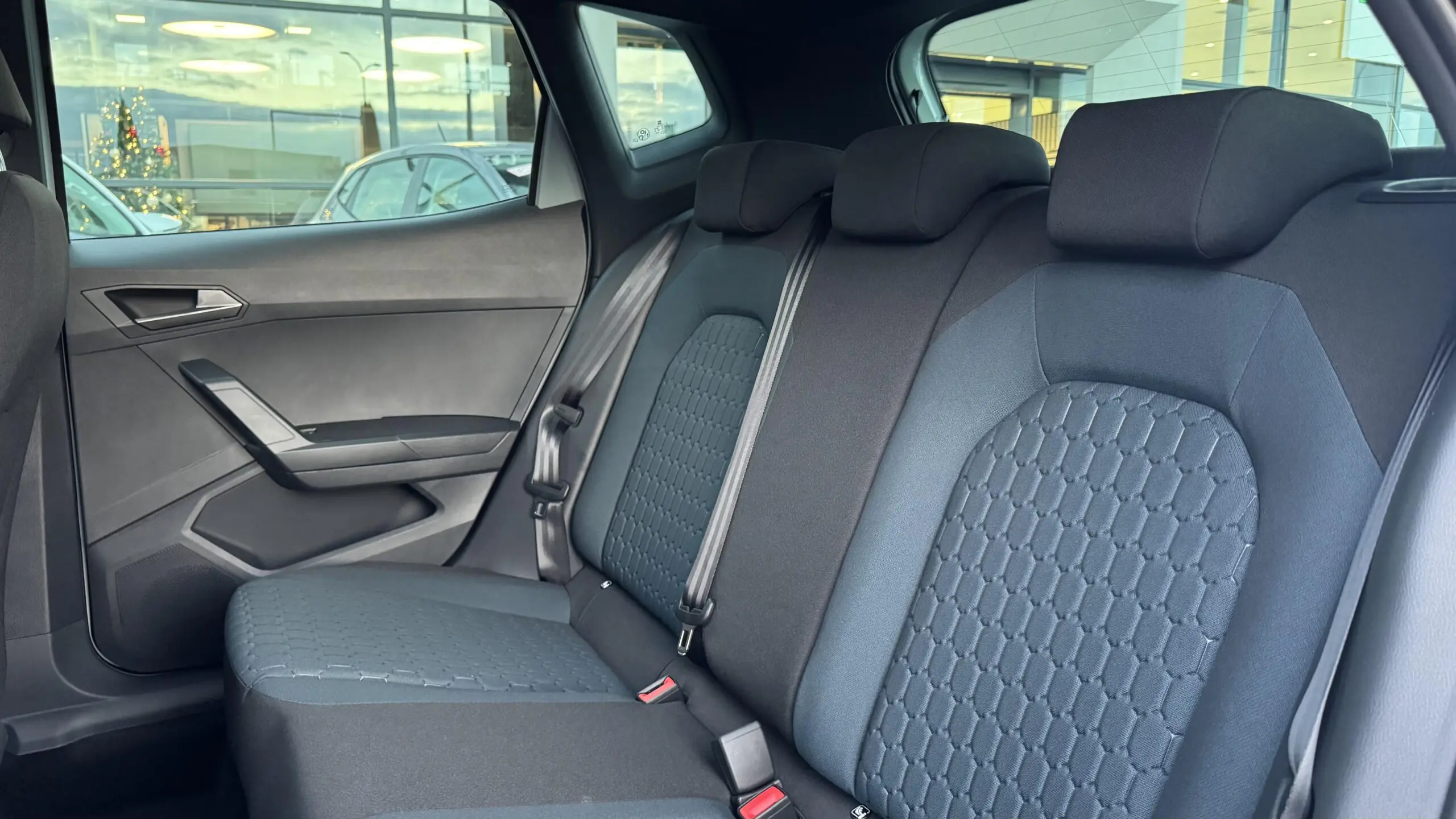 SEAT_ARONA_SIEGE-ARRIERE-GAUCHE