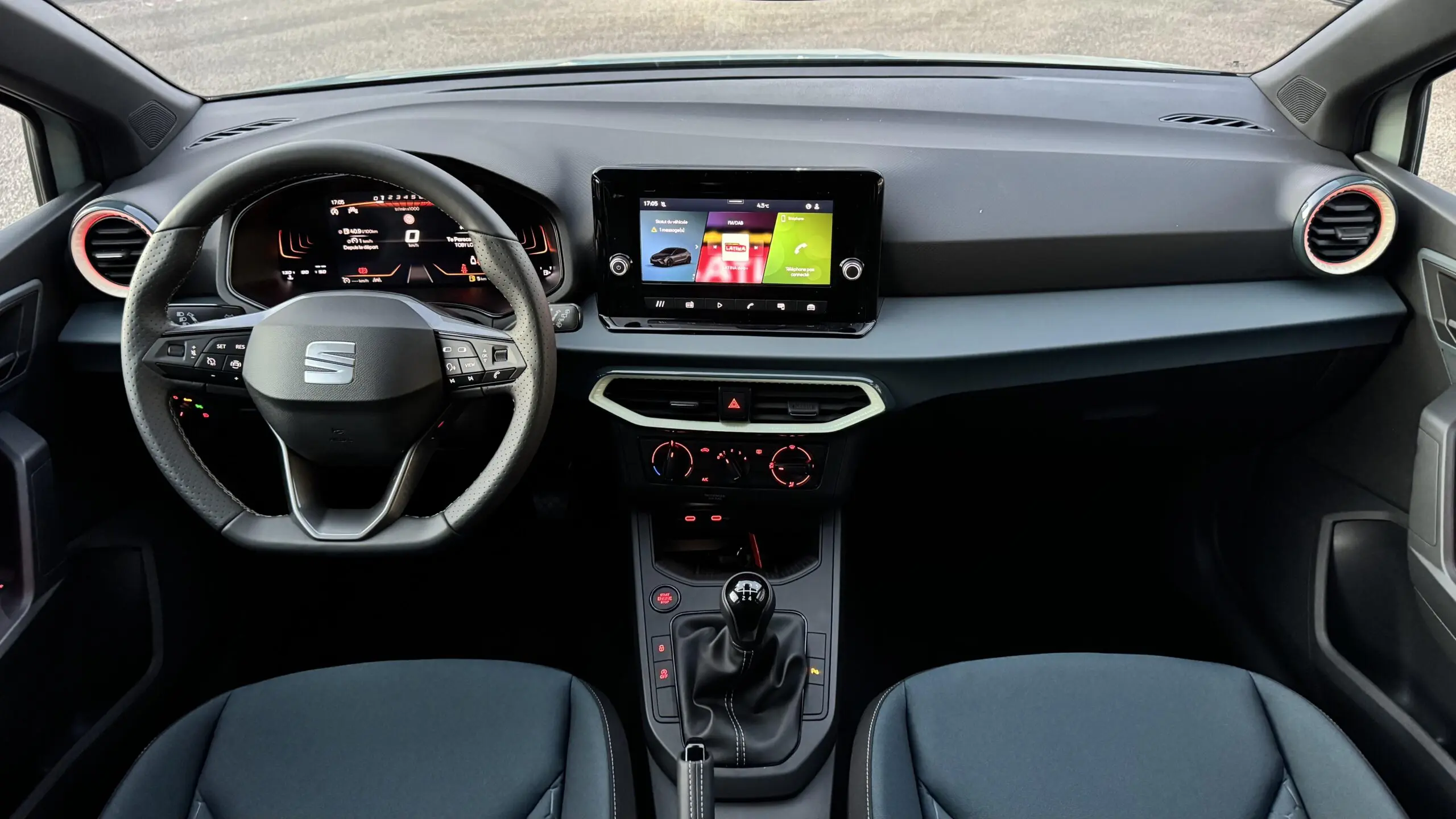 SEAT_IBIZA_PLANCHE-DE-BORD