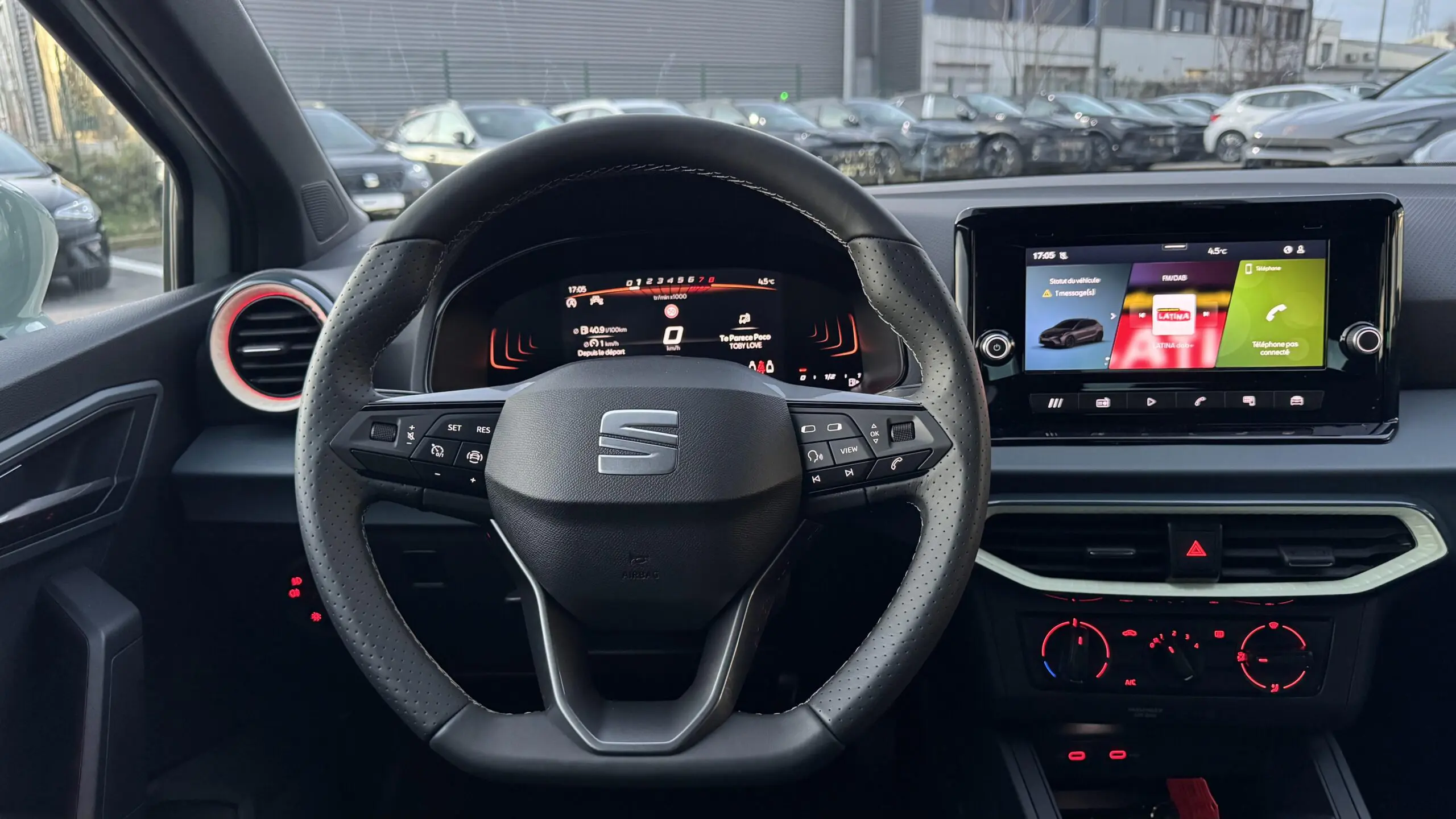 SEAT_IBIZA_POSTE-DE-PILOTAGE
