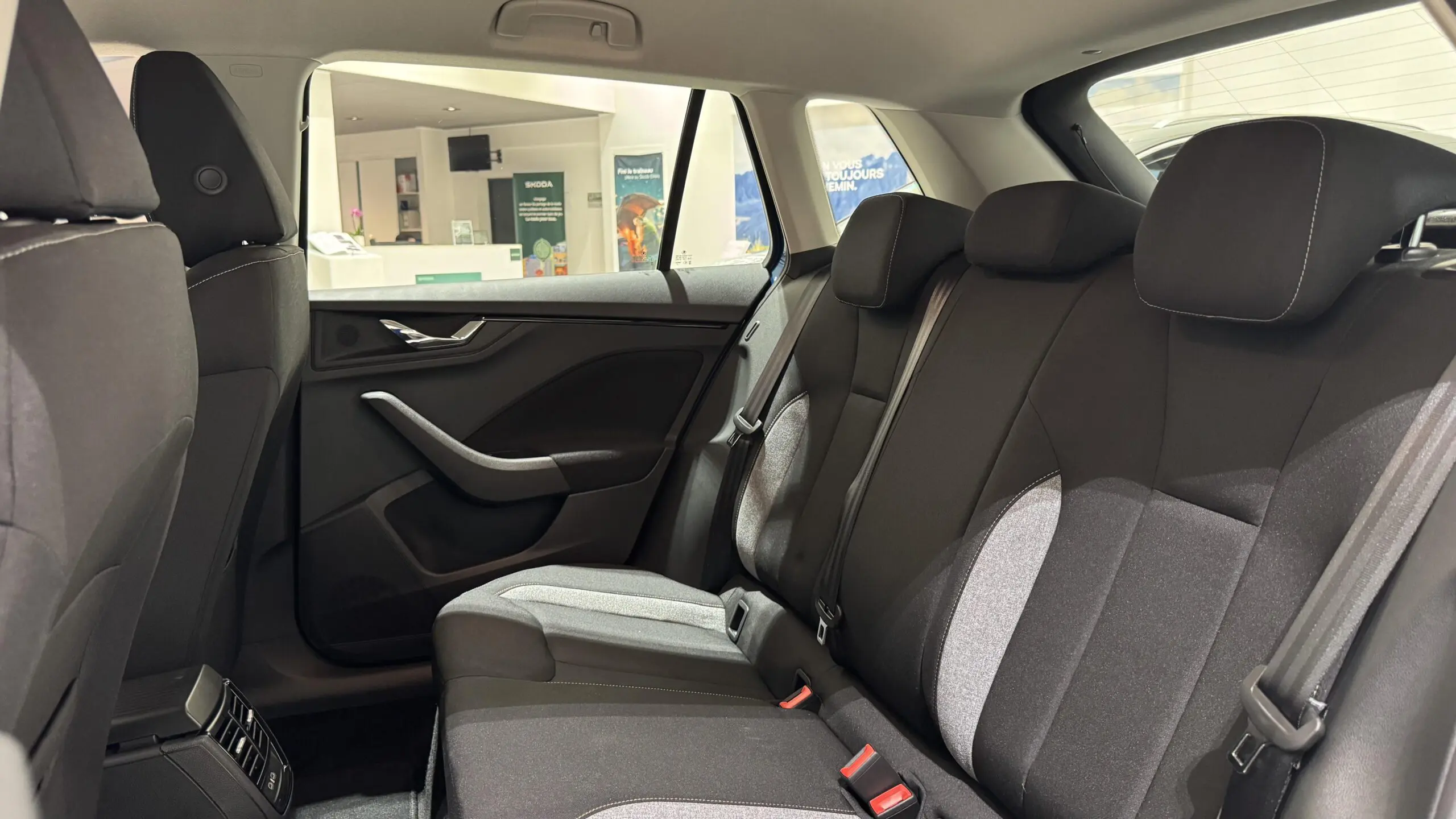 SKODA_KAMIQ_SIEGE-ARRIERE-GAUCHE