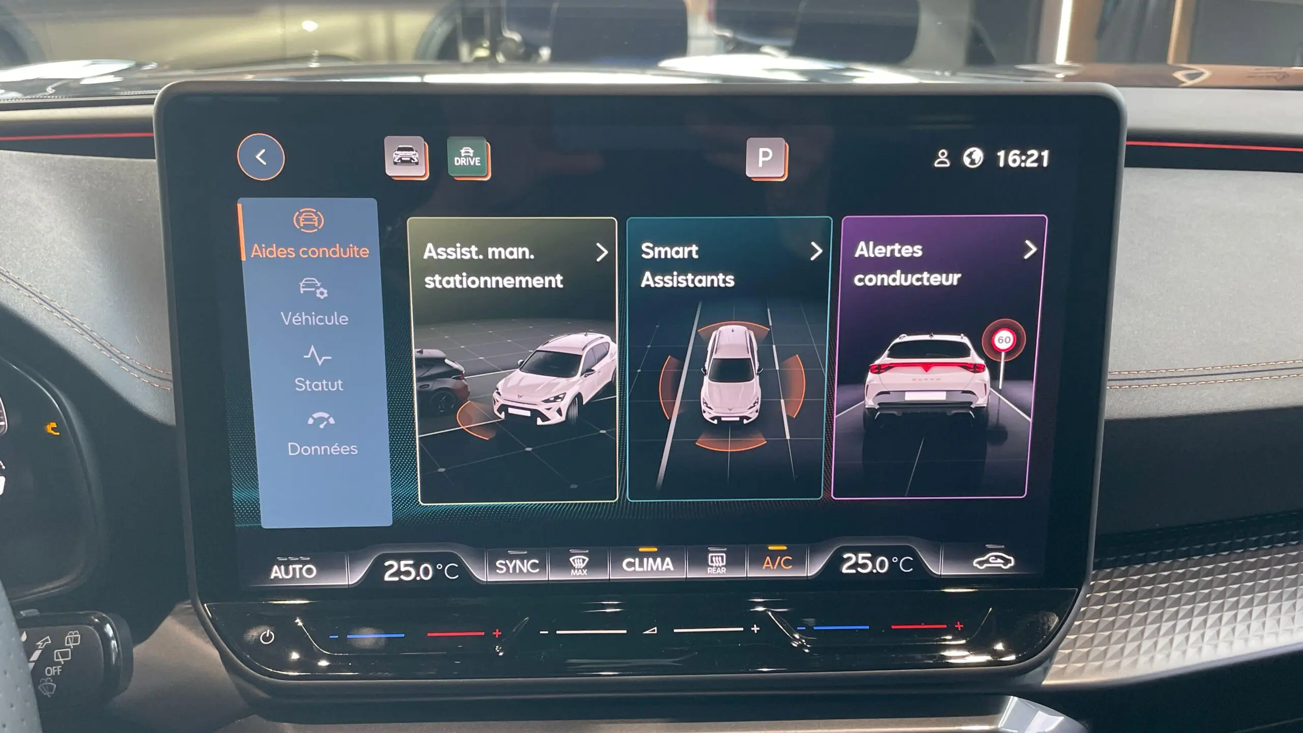 CUPRA_FORMENTOR_CONSOLE-CENTRALE-CAMERA-DE-RECUL