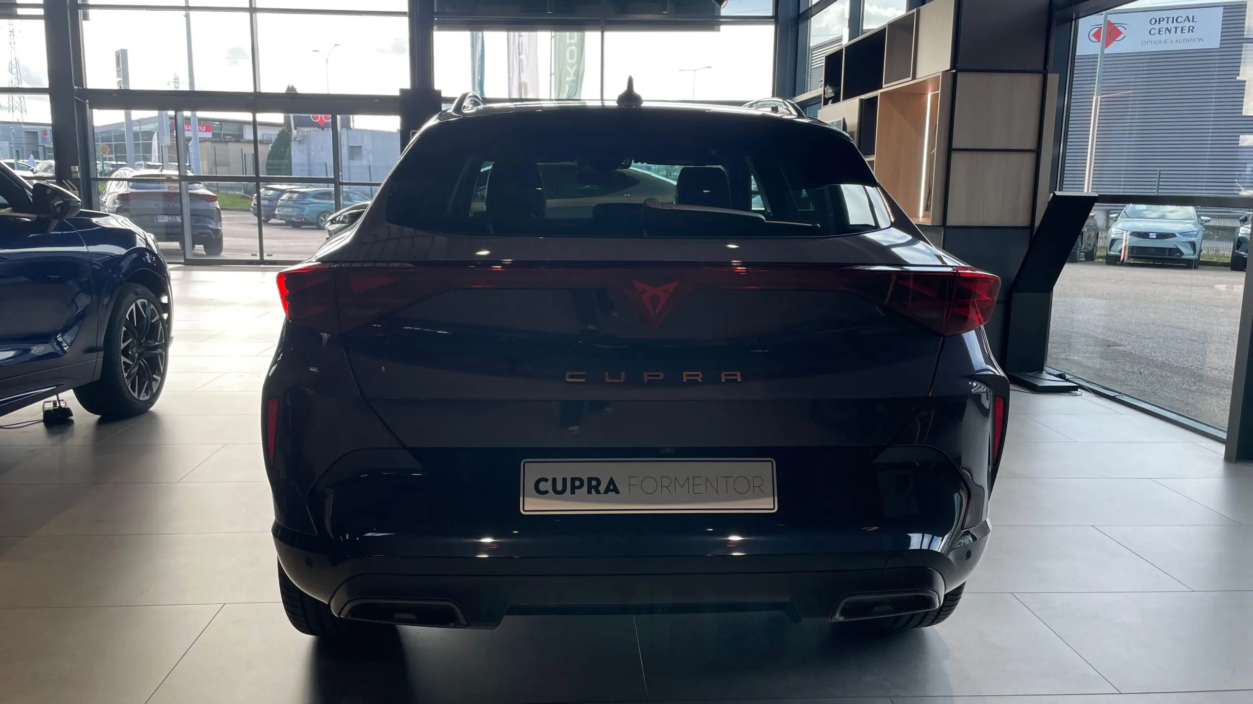 CUPRA_FORMENTOR_FACE-ARRIERE