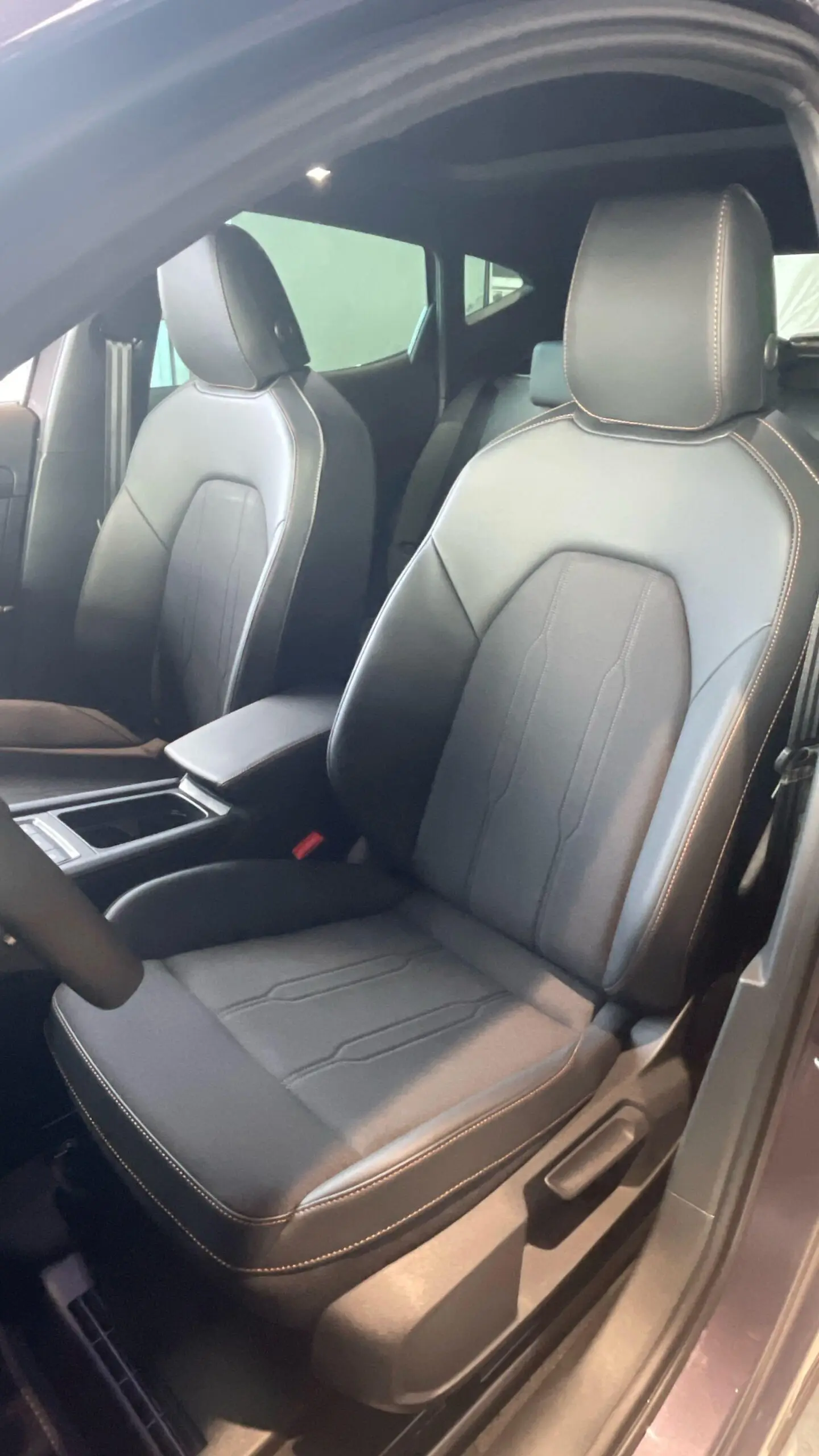 CUPRA_FORMENTOR_SIEGE-CONDUCTEUR