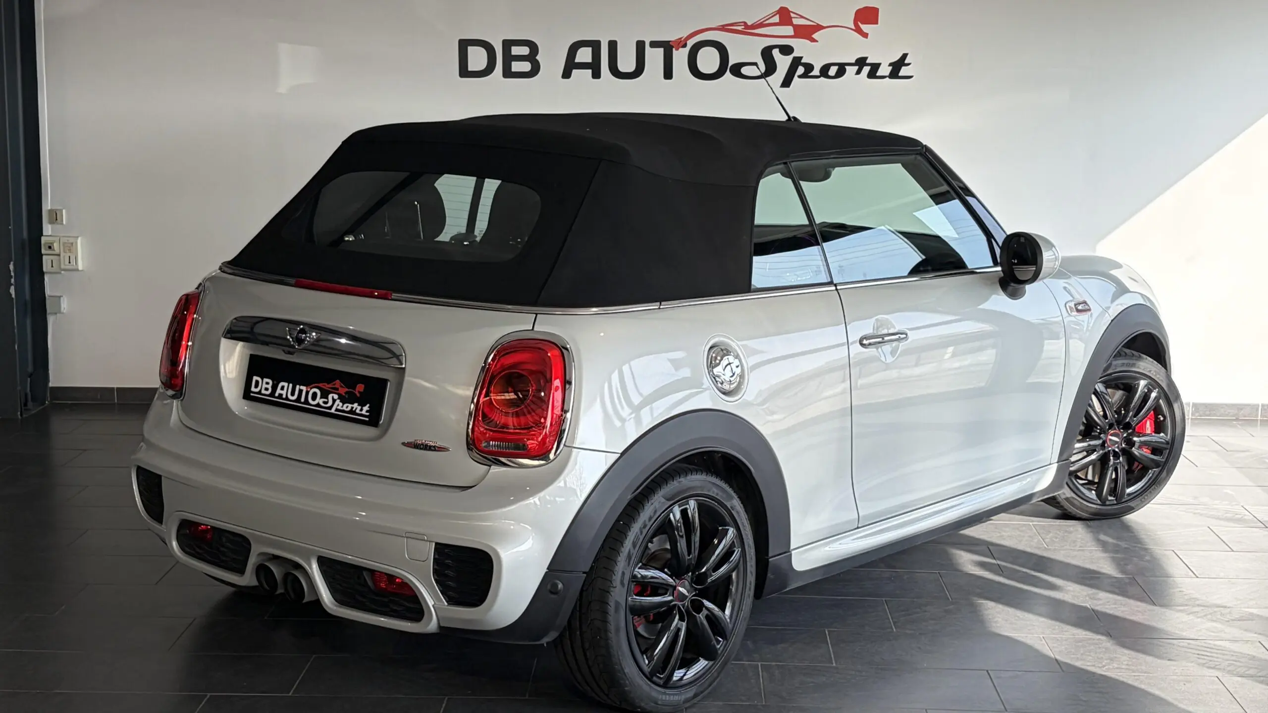 MINI_CABRIOLET-F57_34-ARRIERE-DROIT