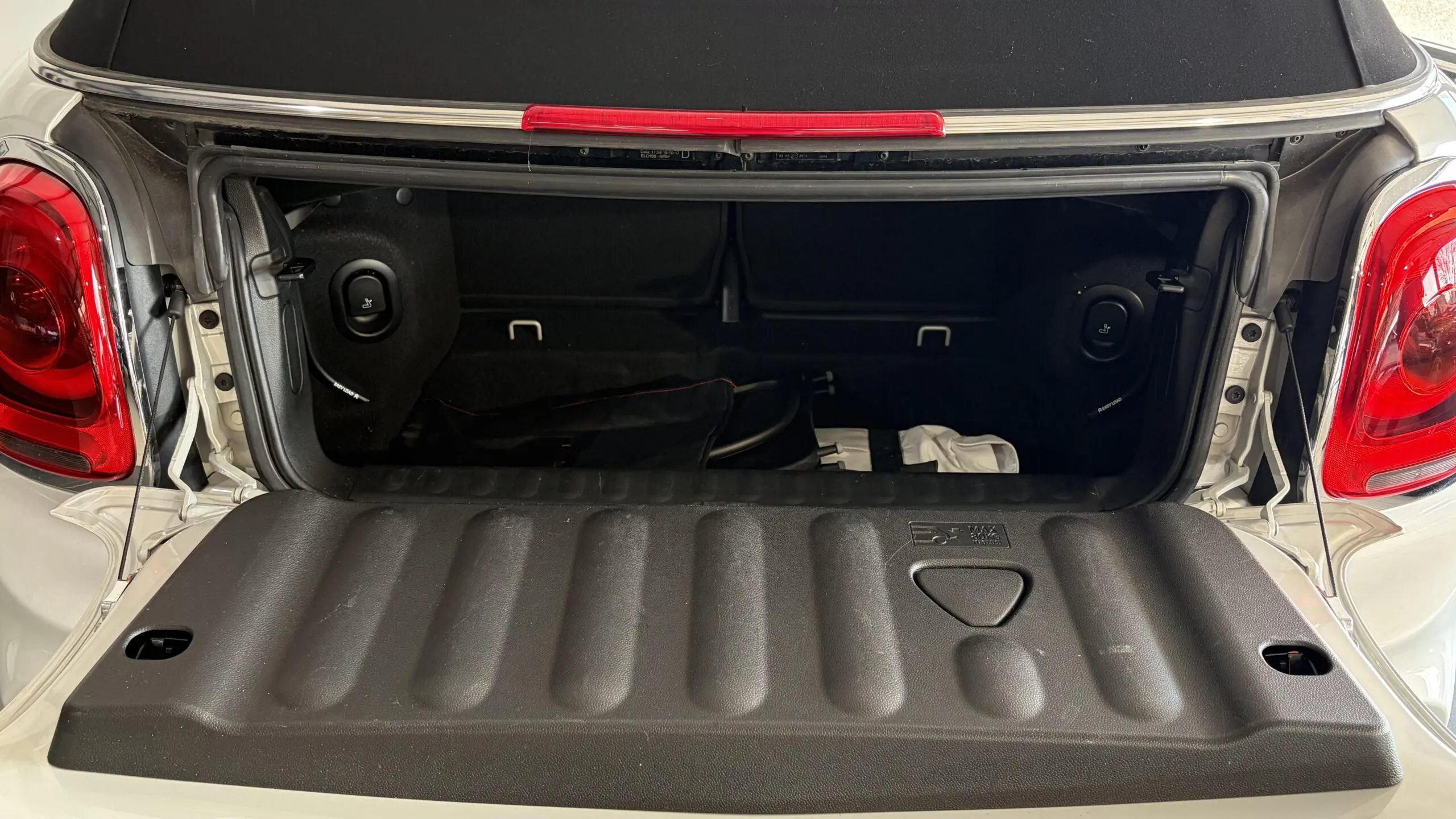 MINI_CABRIOLET-F57_COFFRE