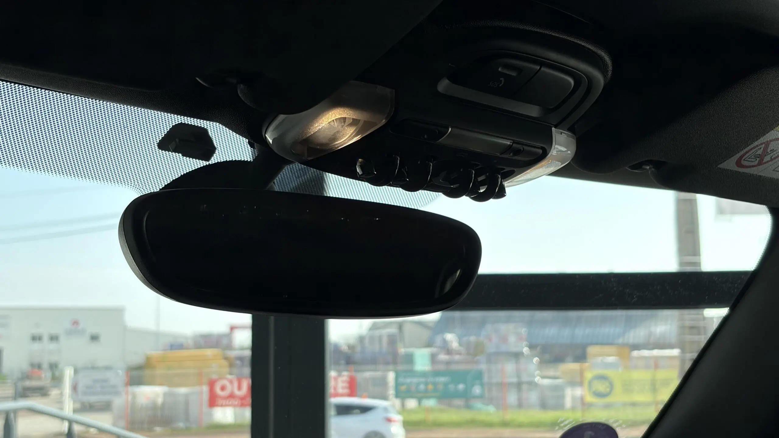 MINI_CABRIOLET-F57_PNEU-ARRIERE-GAUCHE