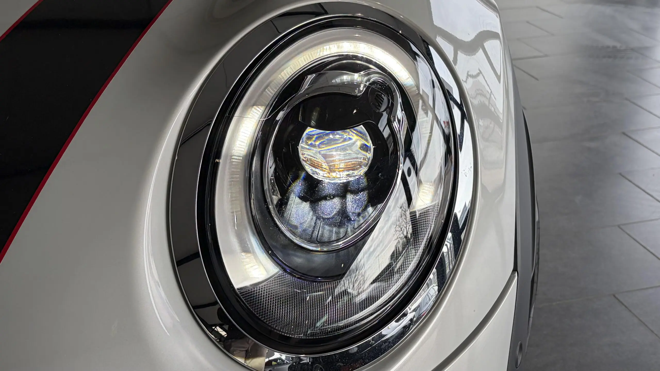 MINI_CABRIOLET-F57_PNEU-AVANT-DROIT