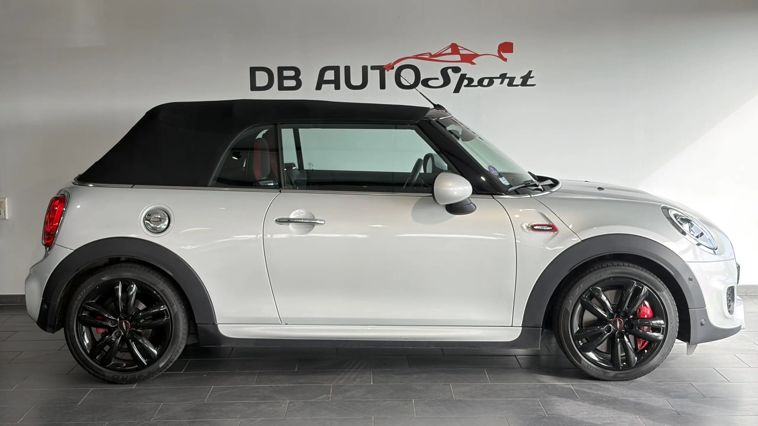 MINI_CABRIOLET-F57_PROFIL-DROIT