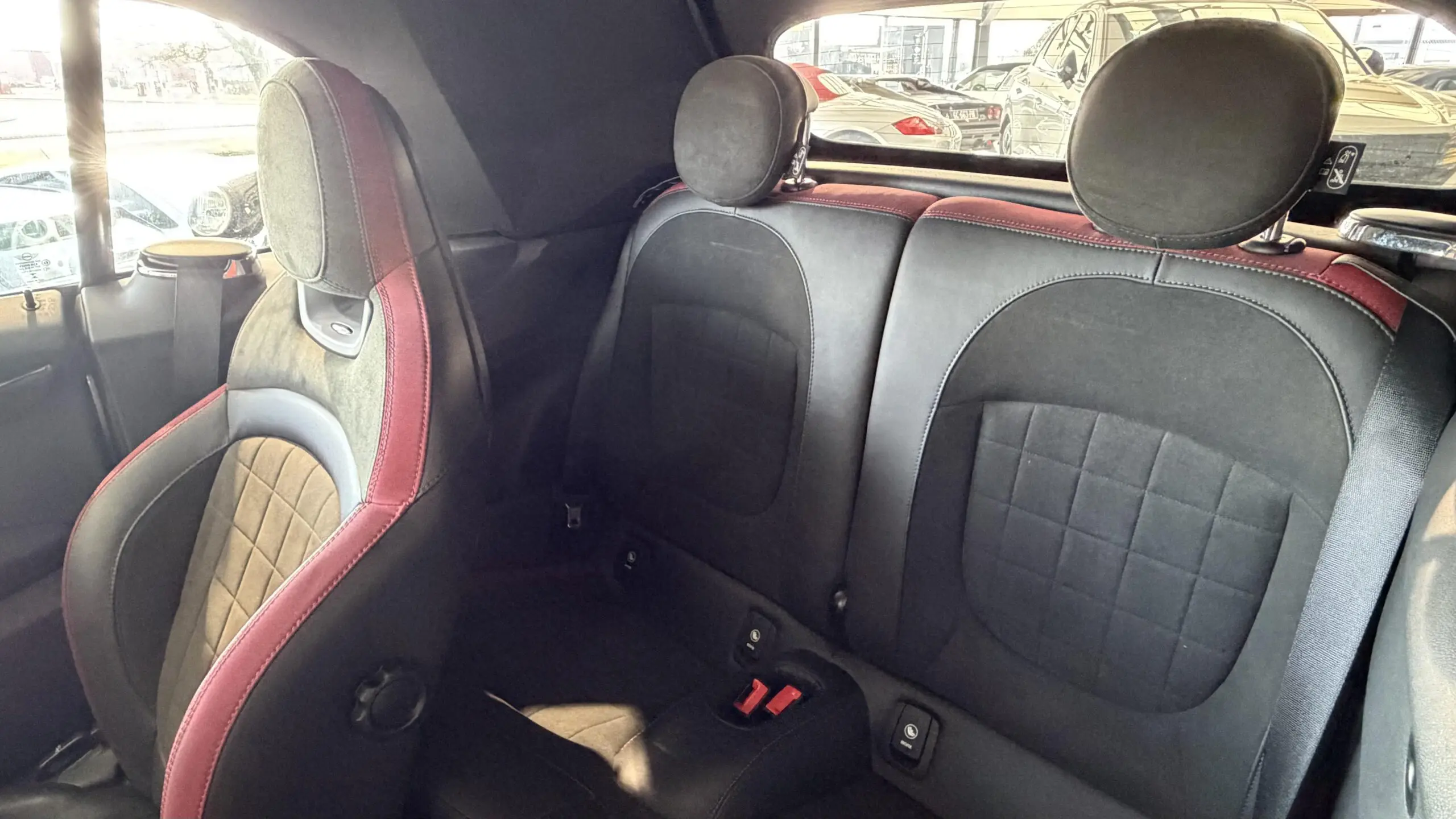 MINI_CABRIOLET-F57_SIEGE-ARRIERE-DROIT