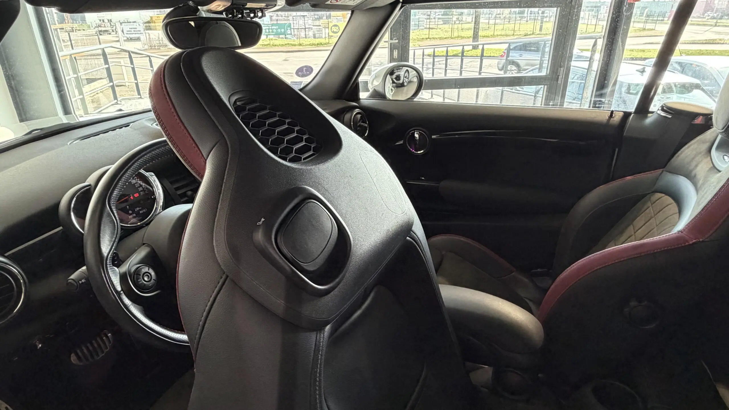 MINI_CABRIOLET-F57_SIEGE-ARRIERE-GAUCHE