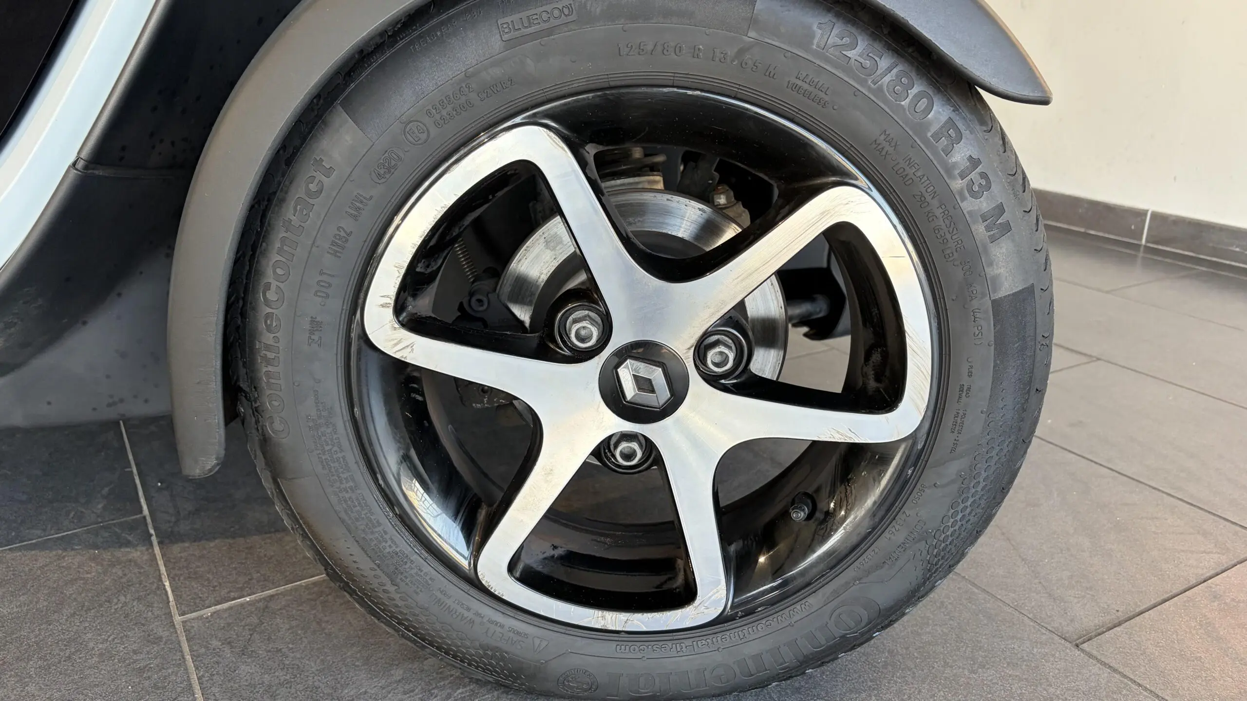 RENAULT_TWIZY_COMMANDE-DE-COFFRE