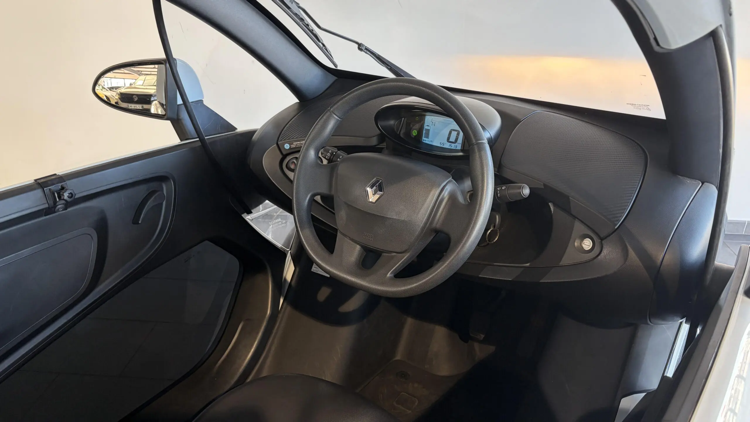 RENAULT_TWIZY_INTERIEUR-CONDUCTEUR