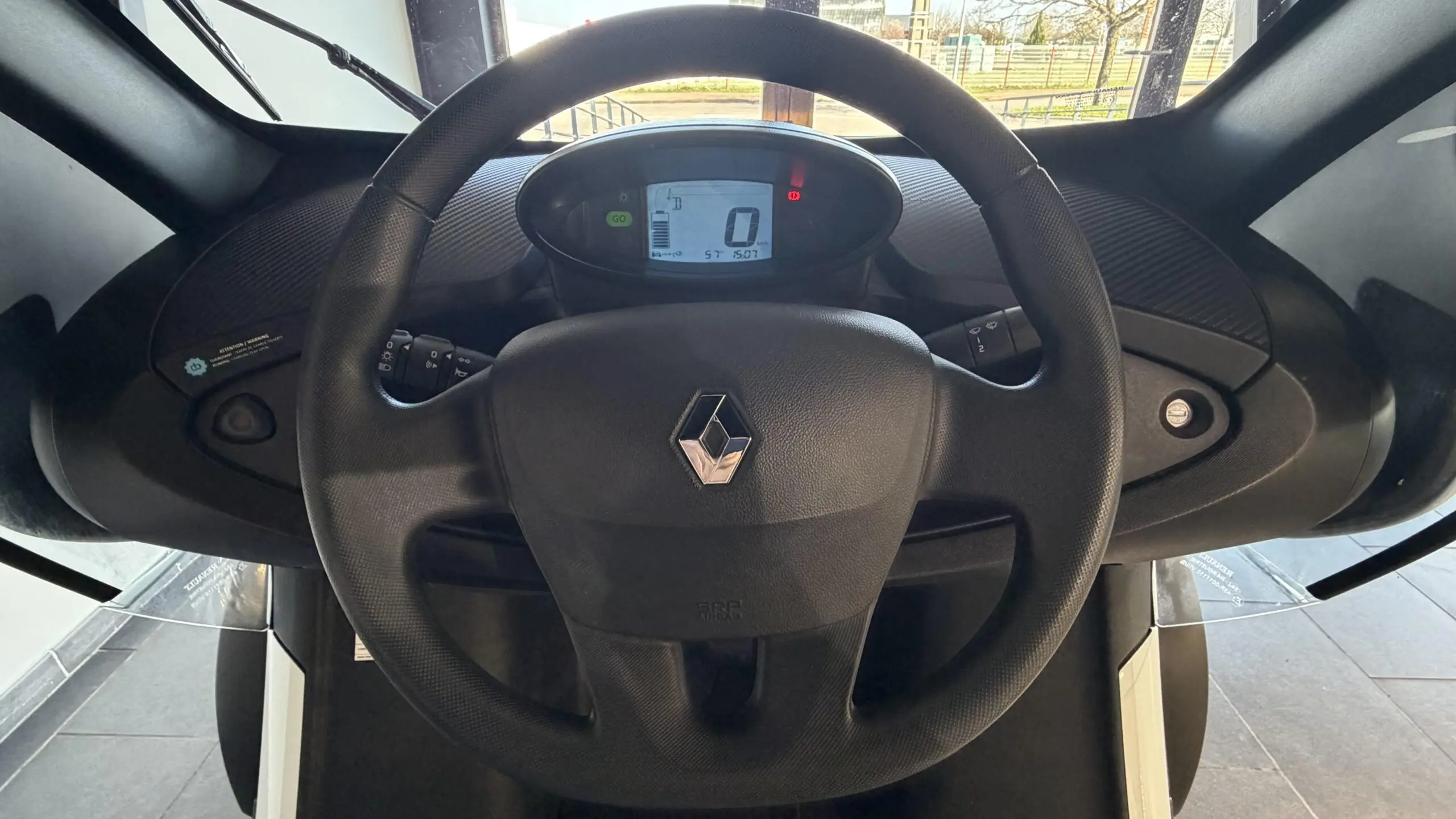 RENAULT_TWIZY_POSTE-DE-PILOTAGE